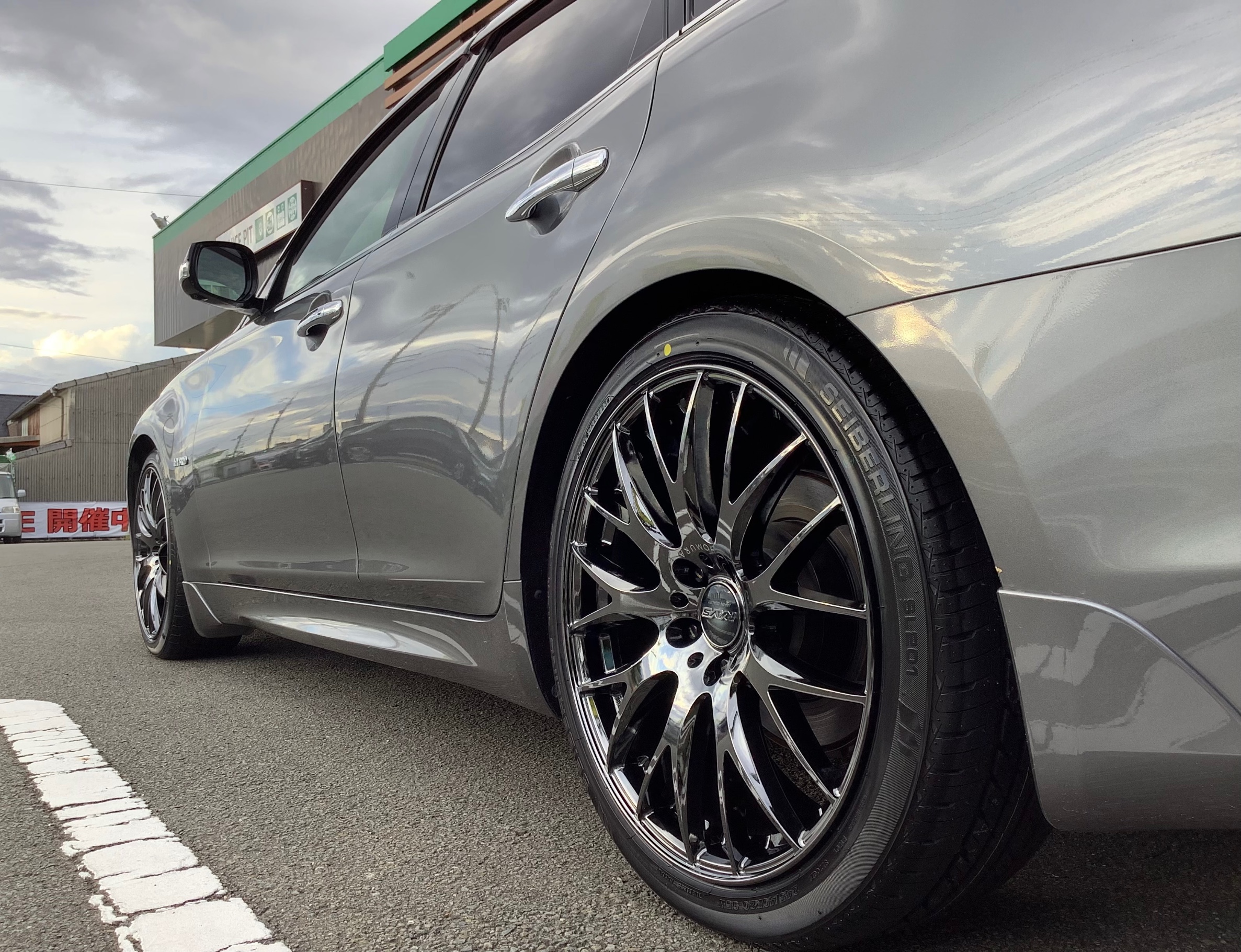 日産フーガHOMURA2×9PLUS&セイバーリング装着♪ | 店舗おススメ情報