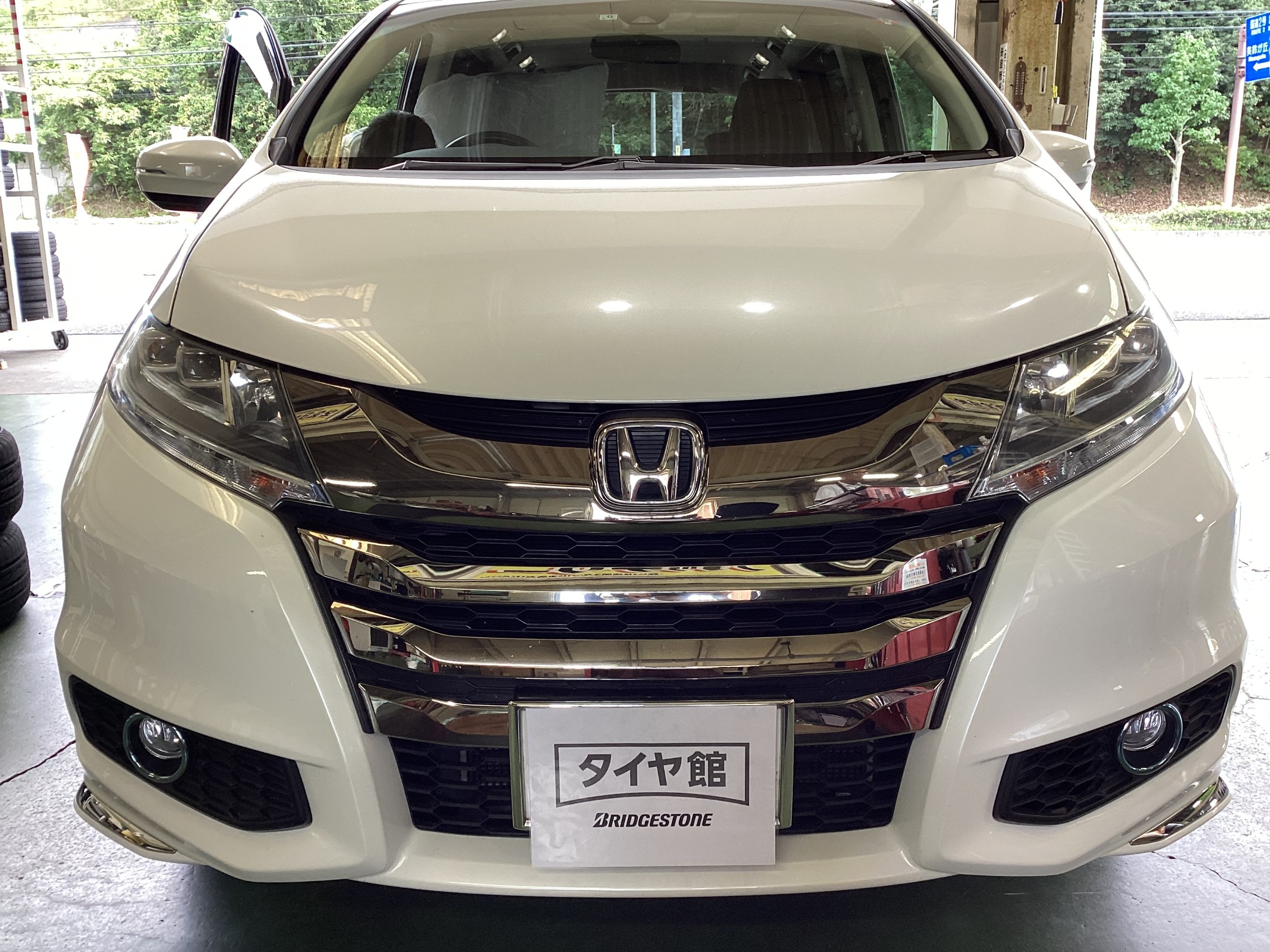 ホンダ　RC4型オデッセイ　ブリヂストンレグノGRVⅡへタイヤ交換　タイヤ館五日市