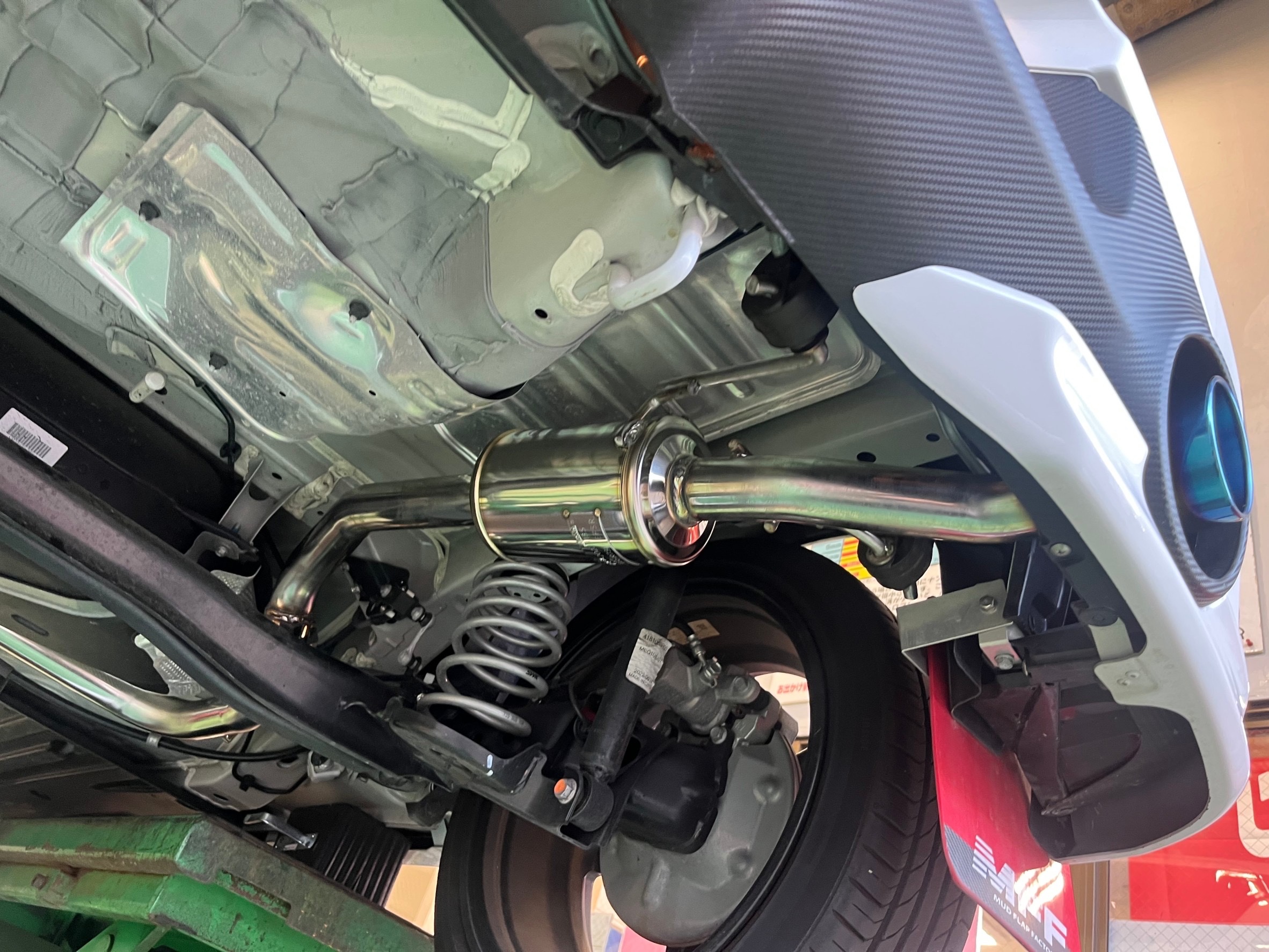 スイフトスポーツ マフラー ロッソモデロ 取付 | 店舗おススメ