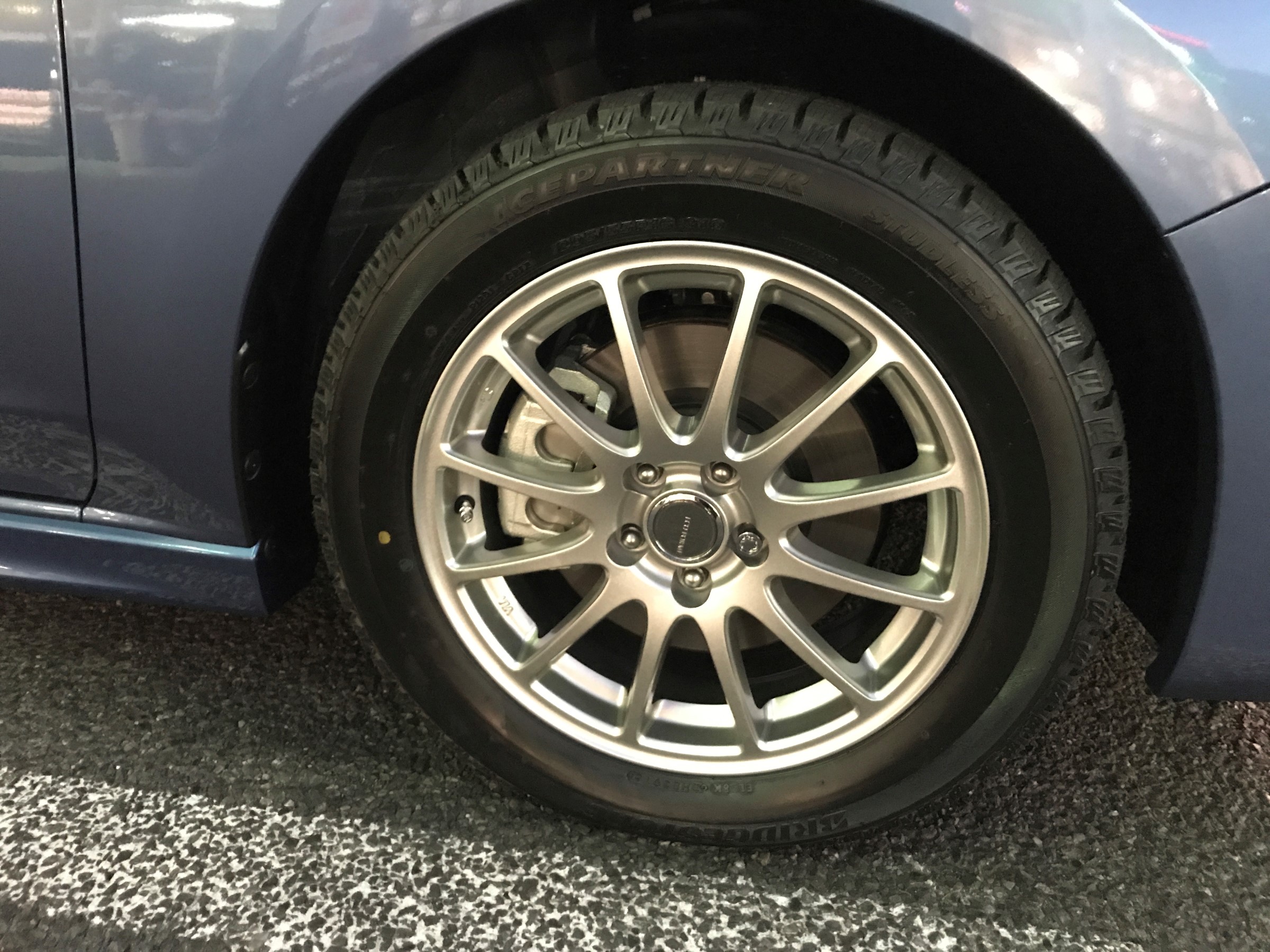 新型 インプレッサスポーツ スタッドレスセットお取付