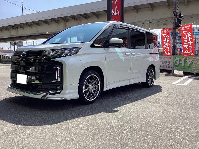 トヨタ：ノア 90系】 タイヤ・ホイール交換おまかせください