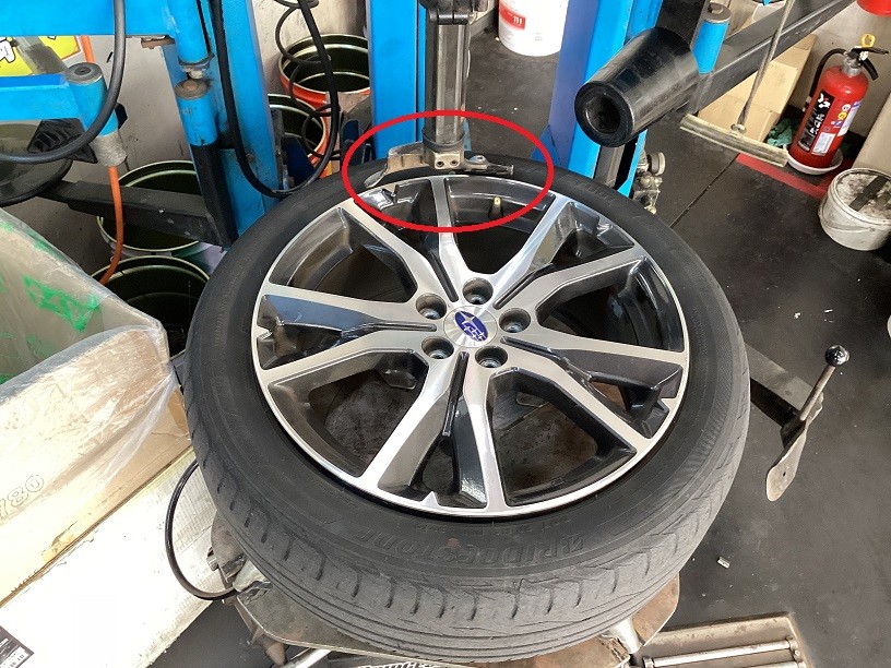 スバル　インプレッサ　タイヤ交換　ブリヂストン　レグノGR-XⅡ