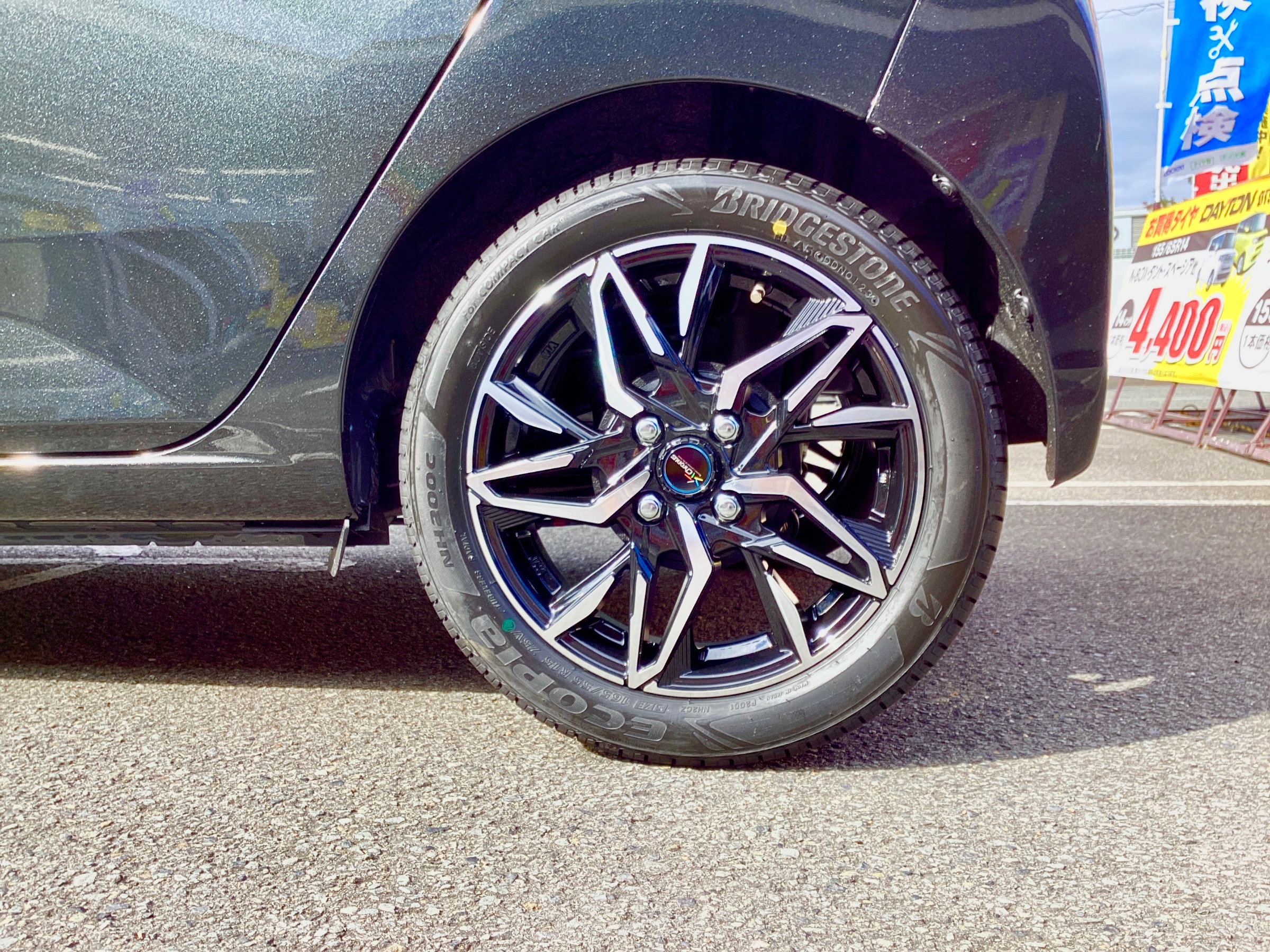 ダイハツ ミライース(LA350S) ホイールタイヤセットにて交換作業