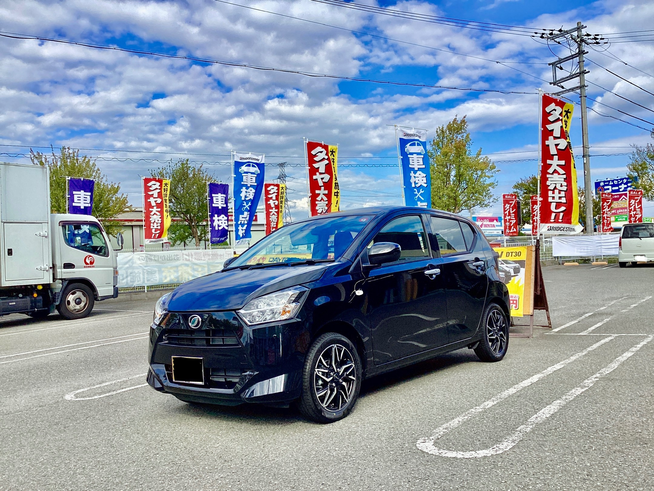 ダイハツ ミライース(LA350S) ホイールタイヤセットにて交換作業