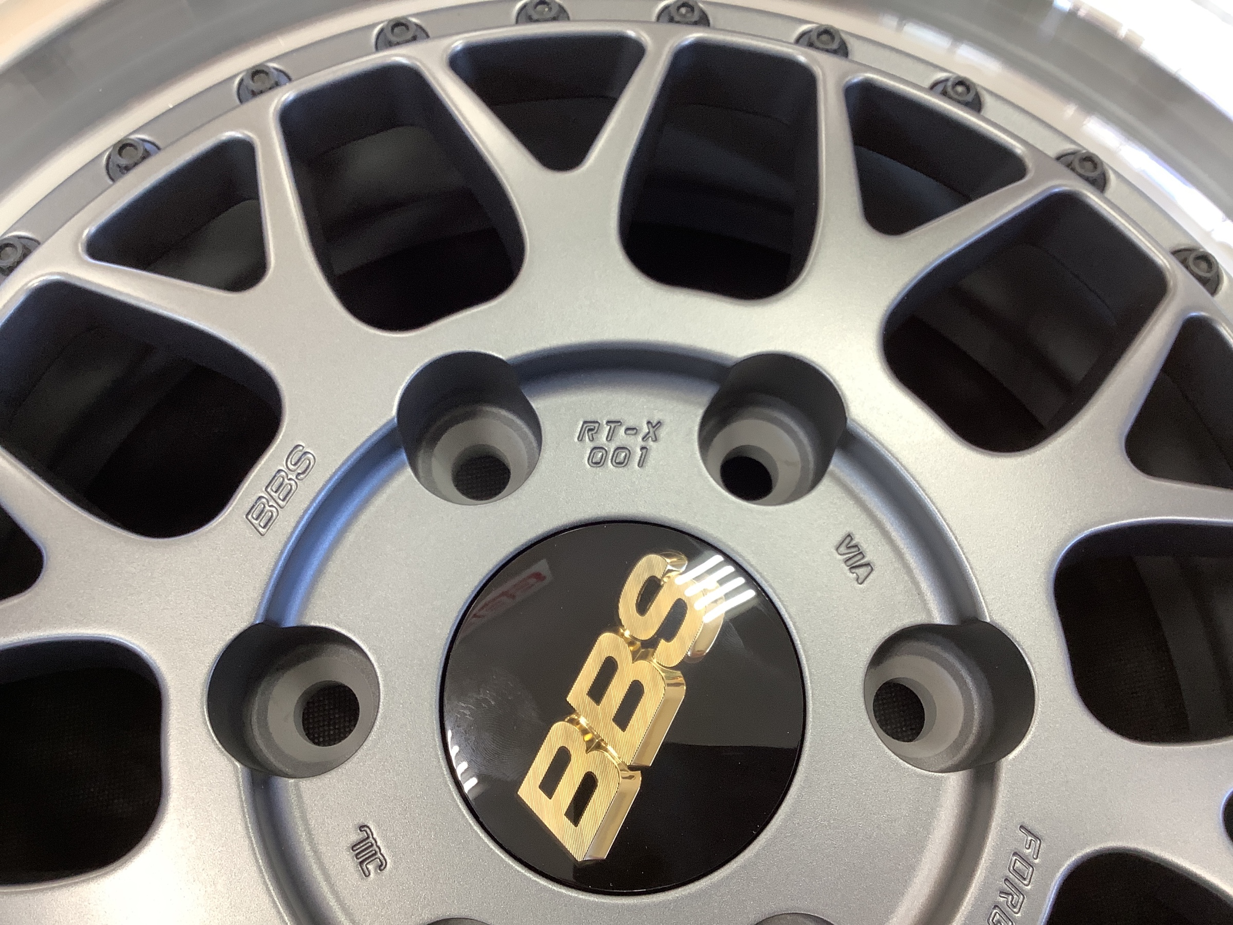 ハイエース　BBS ホイール　メッシュ深リム　安い　マッド