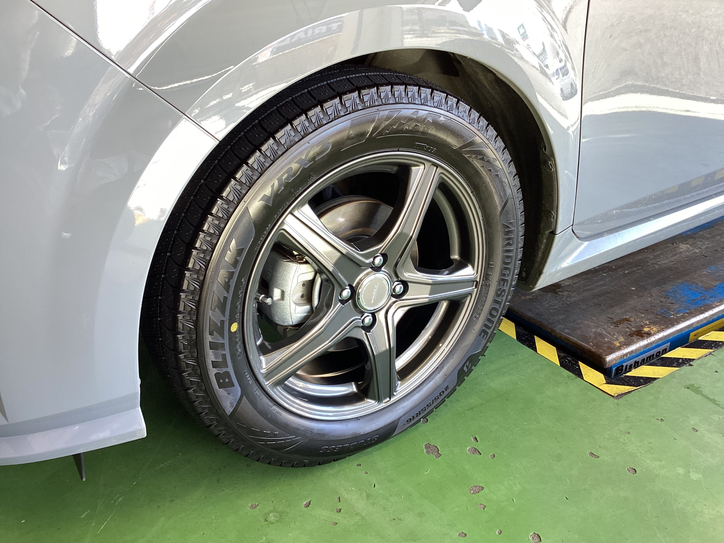 ノートオーラ（FE13）スタッドレスセット取付！ | 店舗おススメ情報