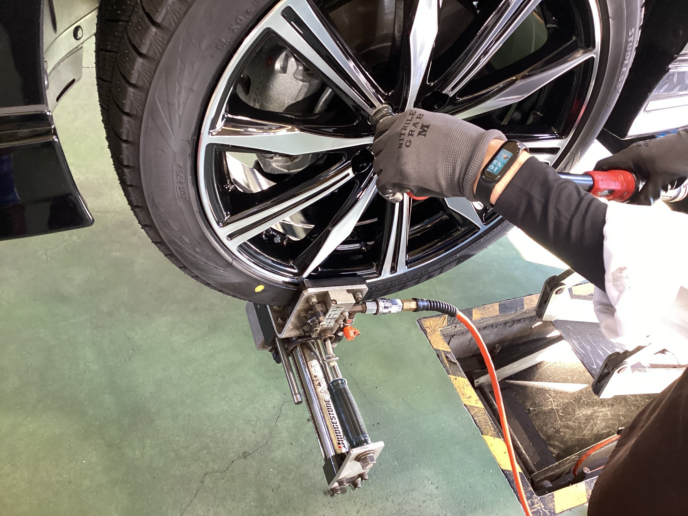 マツダ MAZDA3 ブリザックVRX3ホイールセット取り付け | 店舗おススメ