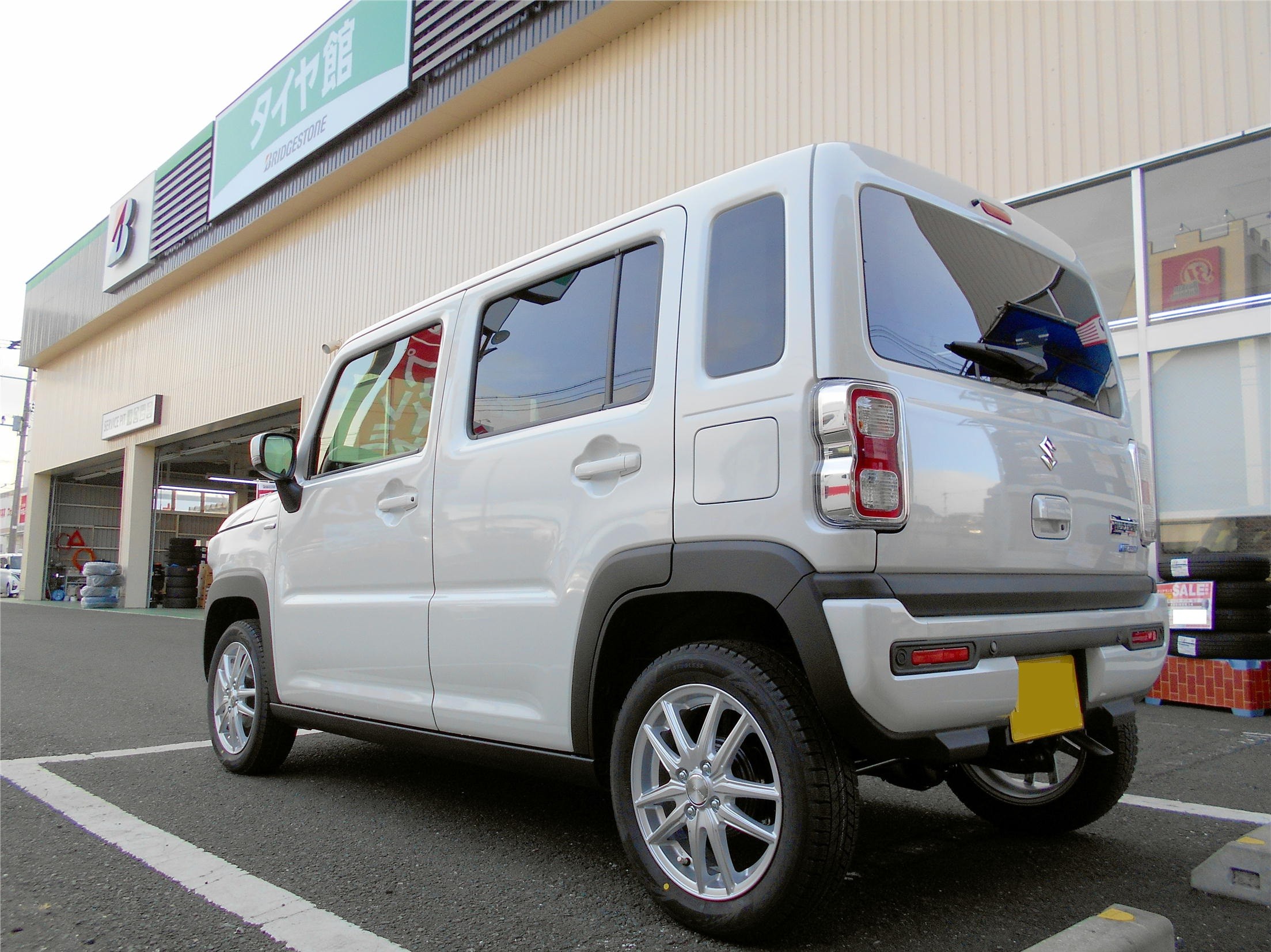 スタッドレスタイヤ　アルミホイール　セット(スズキハスラー装着) SUZUKI ハスラー】スタッドレスホイールセット装着！ | 店舗お