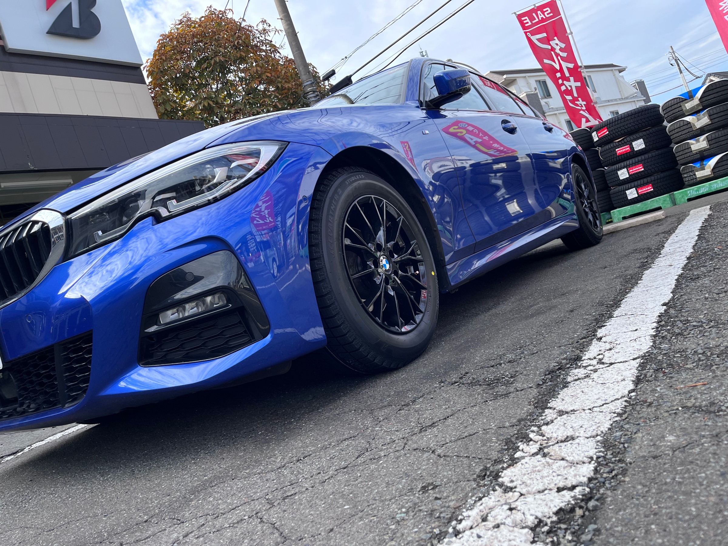 BMWにスタッドレスセット取付 | 店舗おススメ情報 | タイヤ館 BMWにスタッドレスセット取付 | 店舗おススメ情報 | タイヤ館