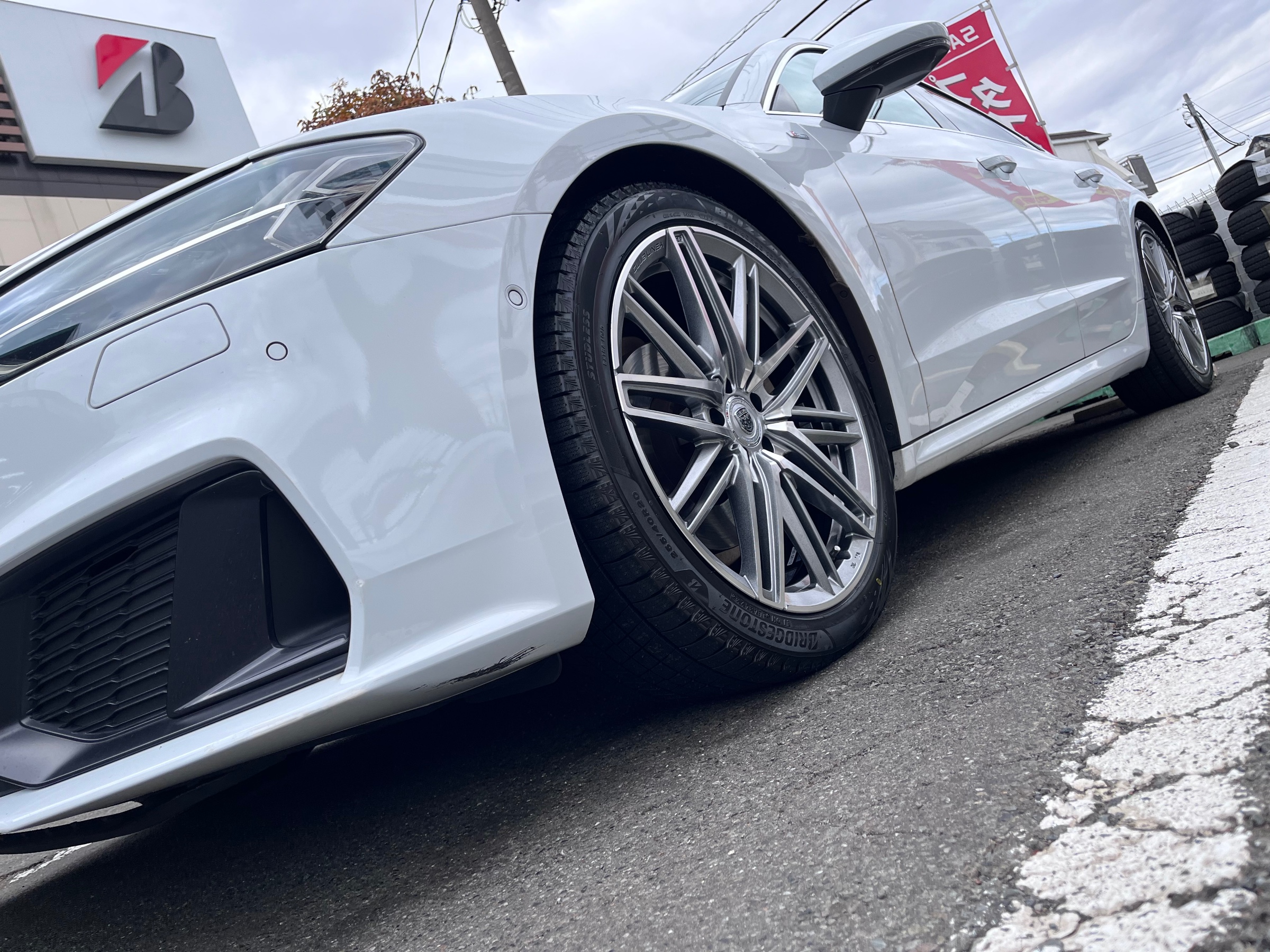 アウディA7スポーツバックにスタッドレスセット取付 | 店舗おススメ  