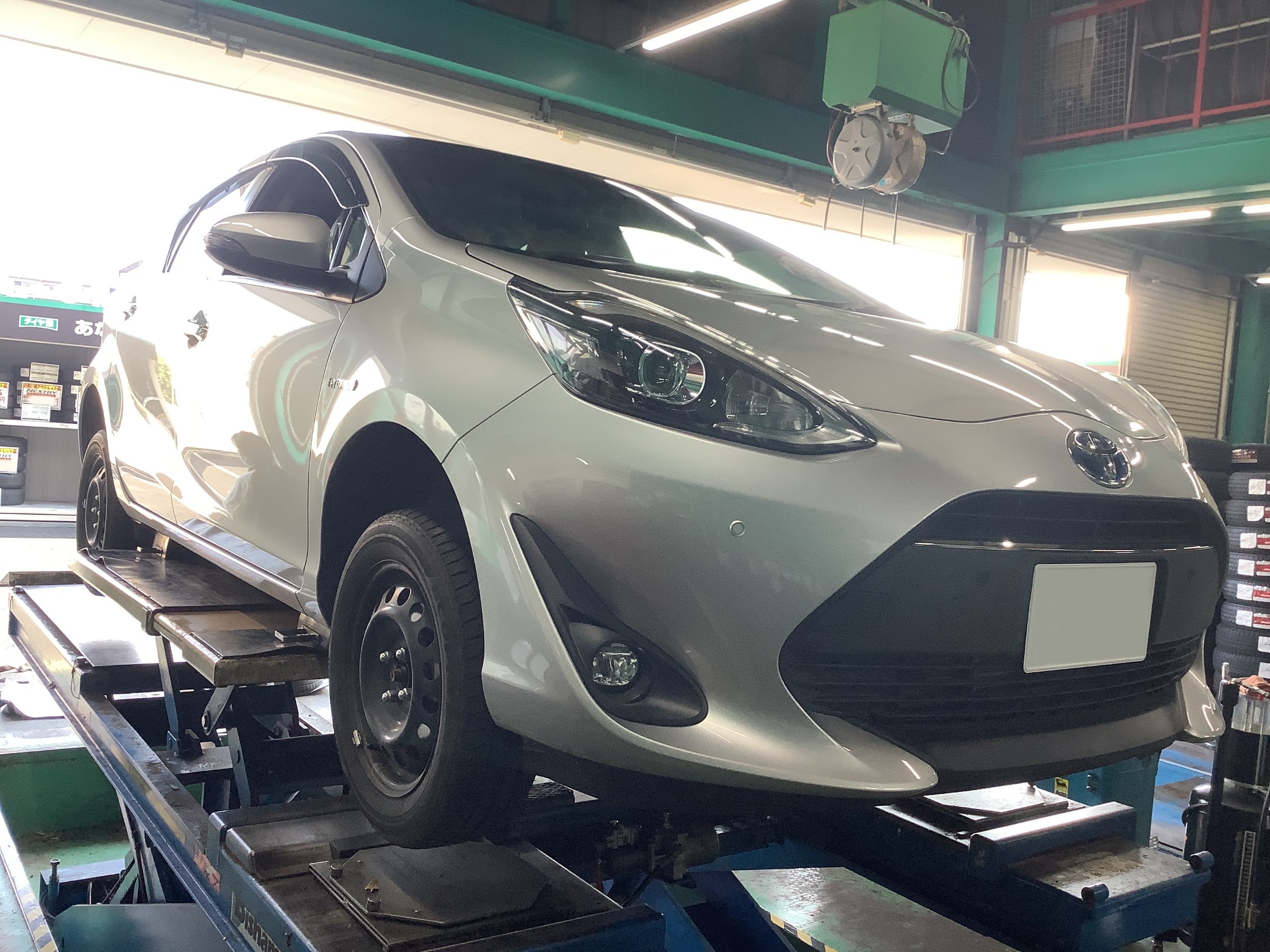 トヨタNHP10型アクア、スタッドレスタイヤの新調！ | 店舗おススメ情報