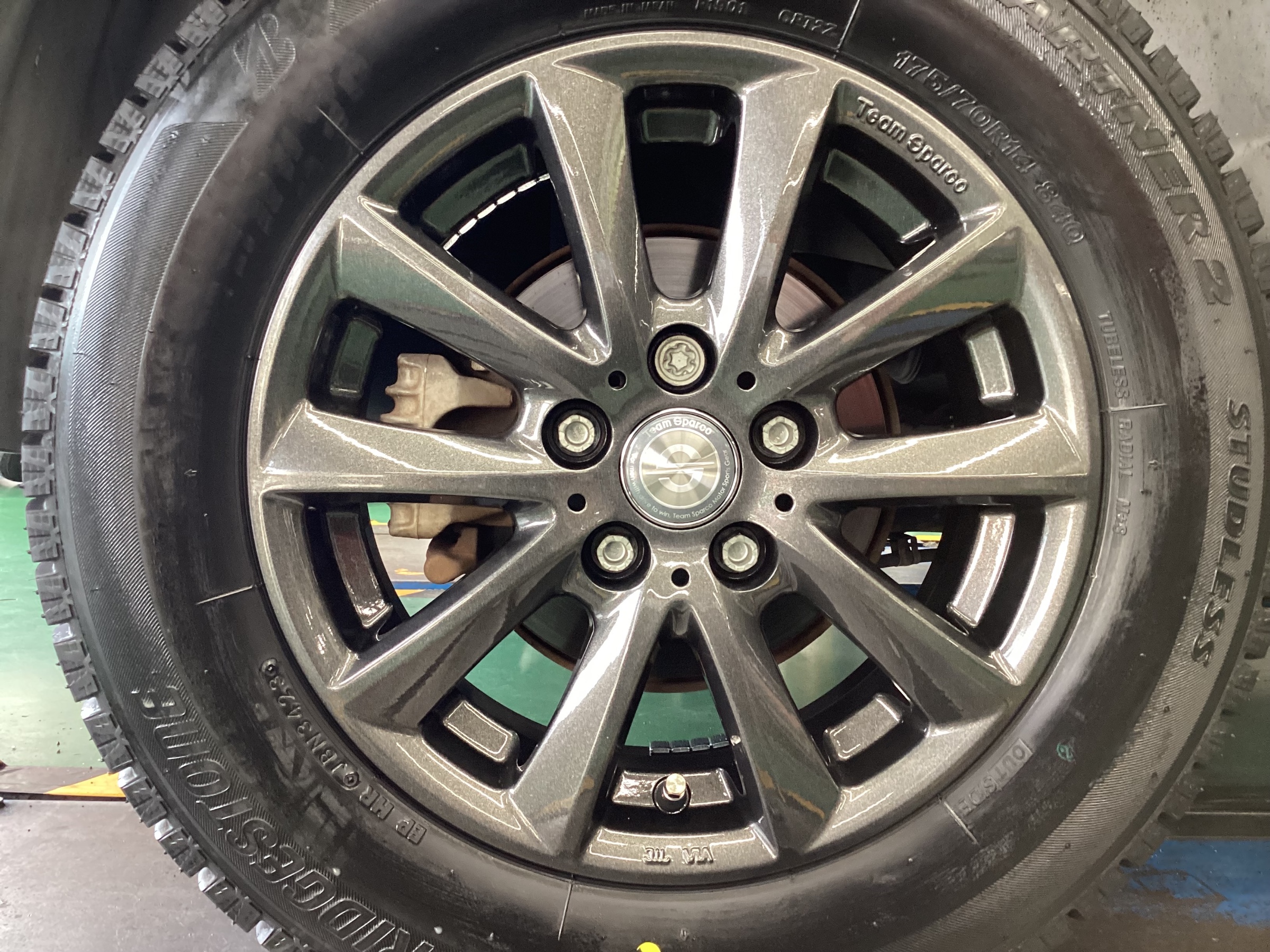 AJ　ブリヂストンスタッドレスタイヤ&ホンダ純正アルミホイール BRIDGESTONE（ブリヂストン） 中古 ホンダ フィット純正 16インチ 6J +