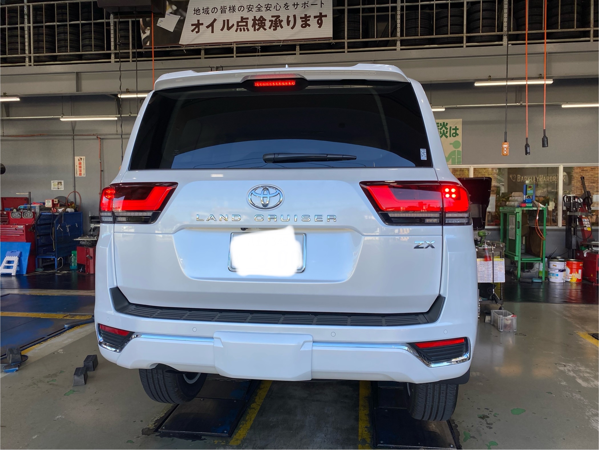 ランドクルーザー GRsport ランクル300 スタッドレス付き ランクル300 ZX純正ホイール、スタッドレスタイヤ付き 4本