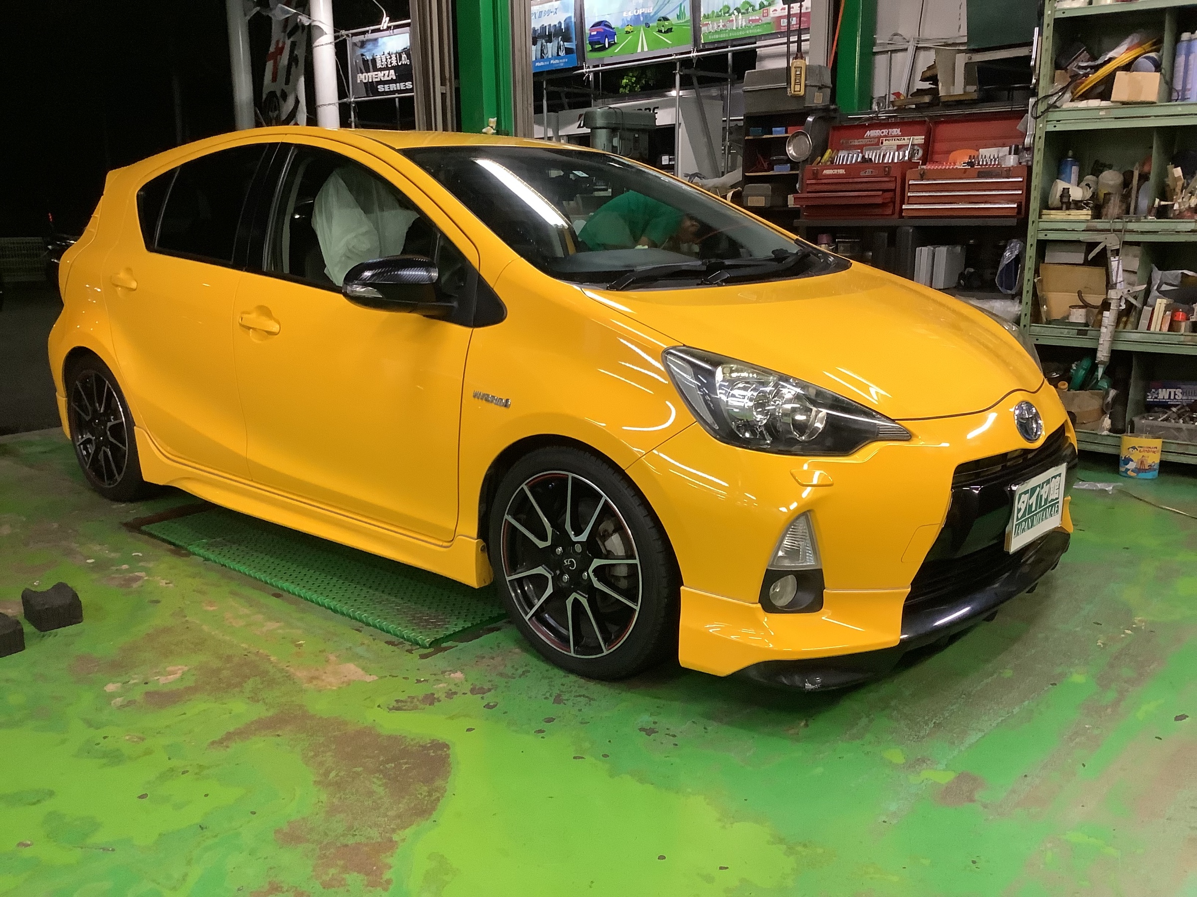 NHP10系アクア用車高調キット・サスペンションキットの販売