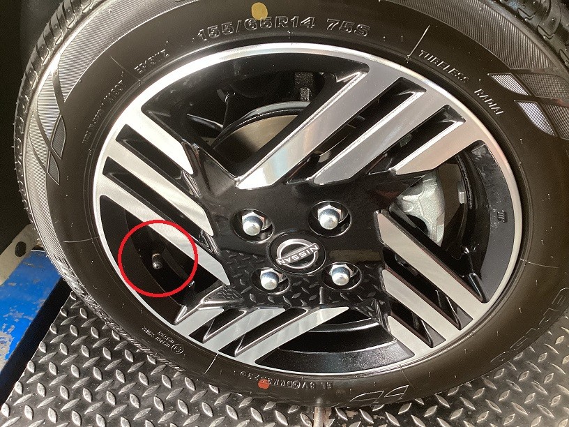 日産　ルークス　空気圧センサーTPMS取付＆サビ防止コーティング施工