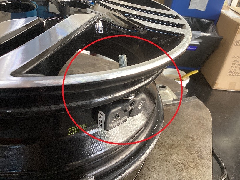 日産　ルークス　空気圧センサーTPMS取付＆サビ防止コーティング施工