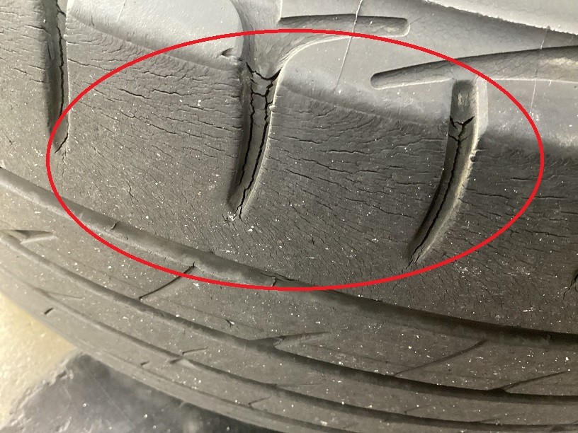 マツダ　ビアンテ　タイヤ交換＆ハブ防錆