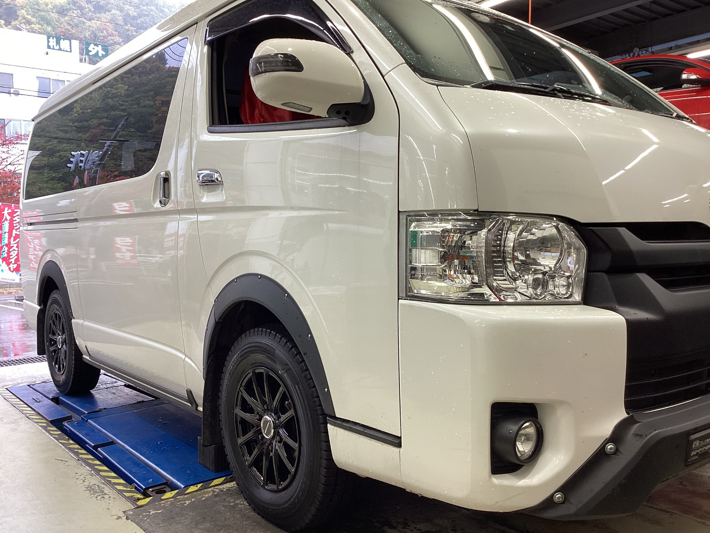 ハイエース】＃ブリザック VL10 ＃アルミホイールセット