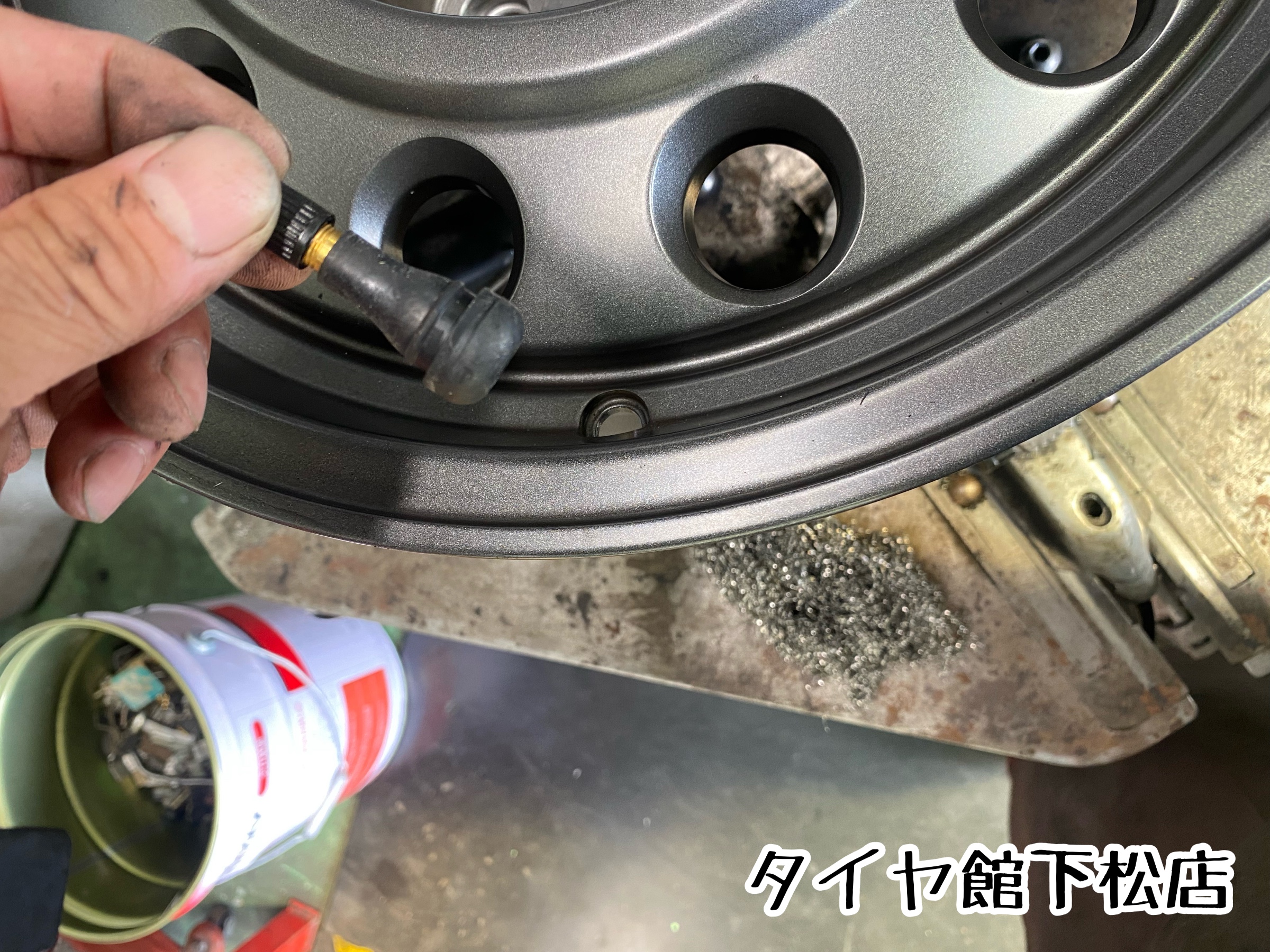 ブリヂストン　タイヤ館下松　タイヤ交換　アルミホイール　オイル交換　バッテリー交換　ワイパー交換　エアコンフィルター交換　アライメント調整　国産車　輸入車　下松市　周南市　徳山　柳井　熊毛　光　玖珂　周東