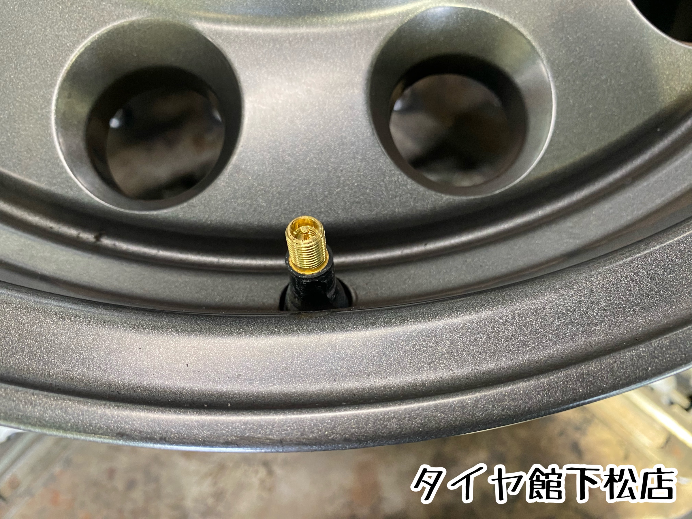 ブリヂストン　タイヤ館下松　タイヤ交換　アルミホイール　オイル交換　バッテリー交換　ワイパー交換　エアコンフィルター交換　アライメント調整　国産車　輸入車　下松市　周南市　徳山　柳井　熊毛　光　玖珂　周東