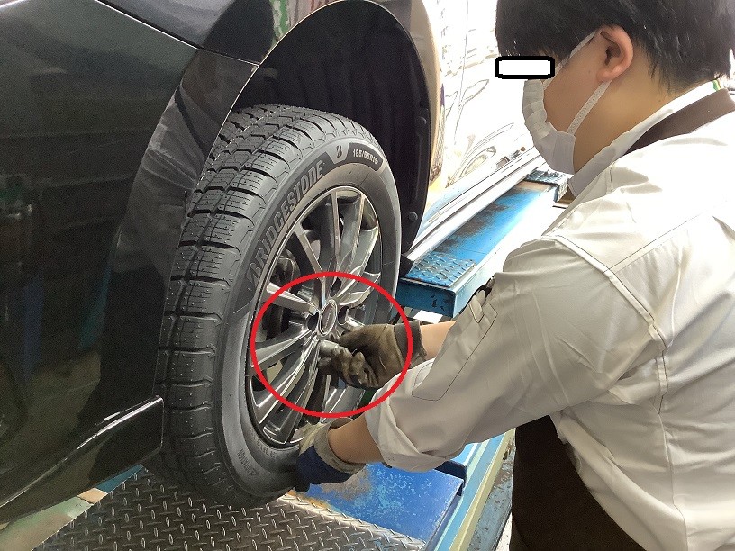 マツダ　マツダ２　タイヤホイールセット　オールシーズンタイヤ取付