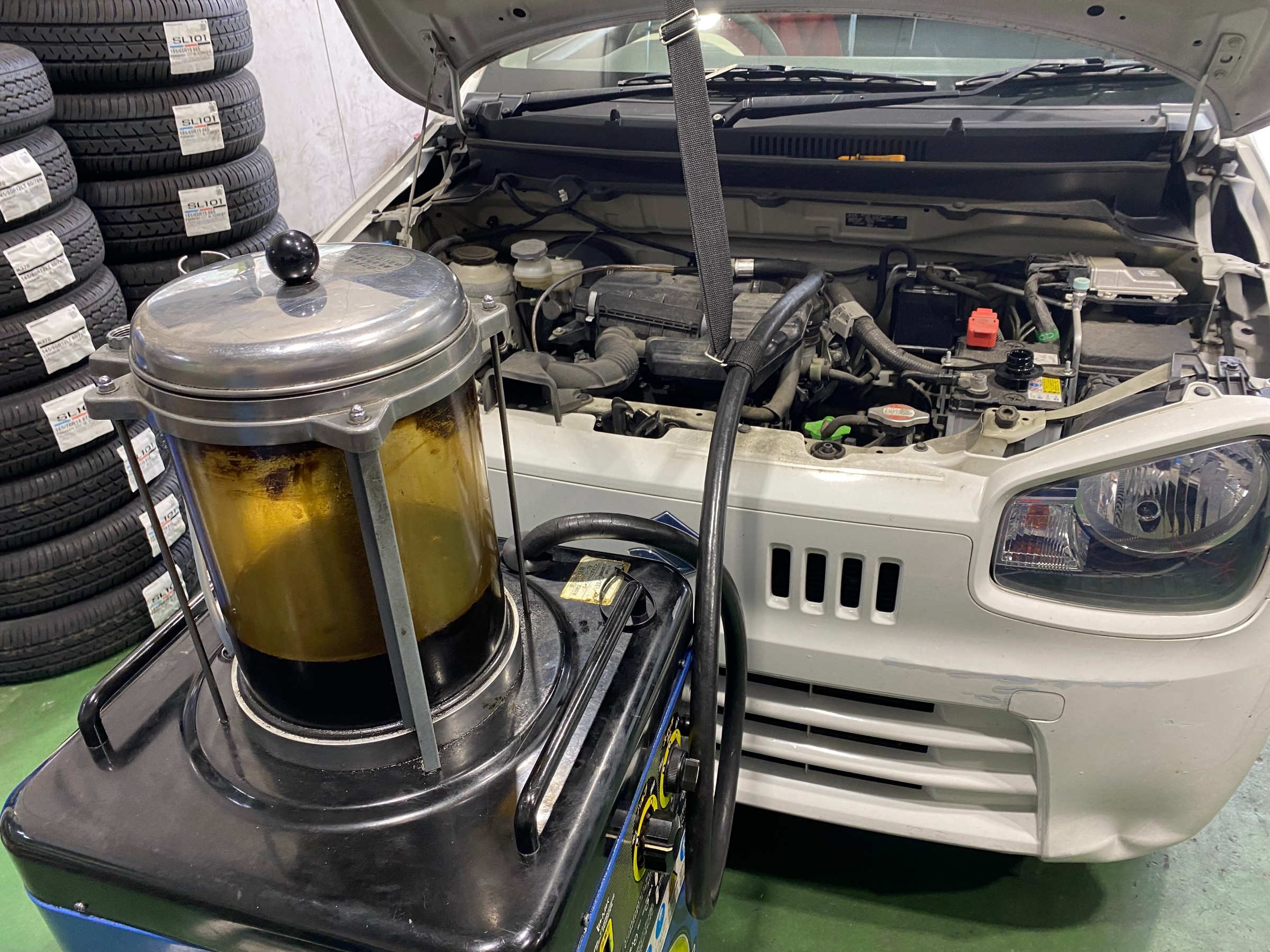 アルト エンジンオイル交換 スズキ アルト メンテナンス商品 オイル関連 > エンジンオイル交換 サービス事例 タイヤ館 佐賀