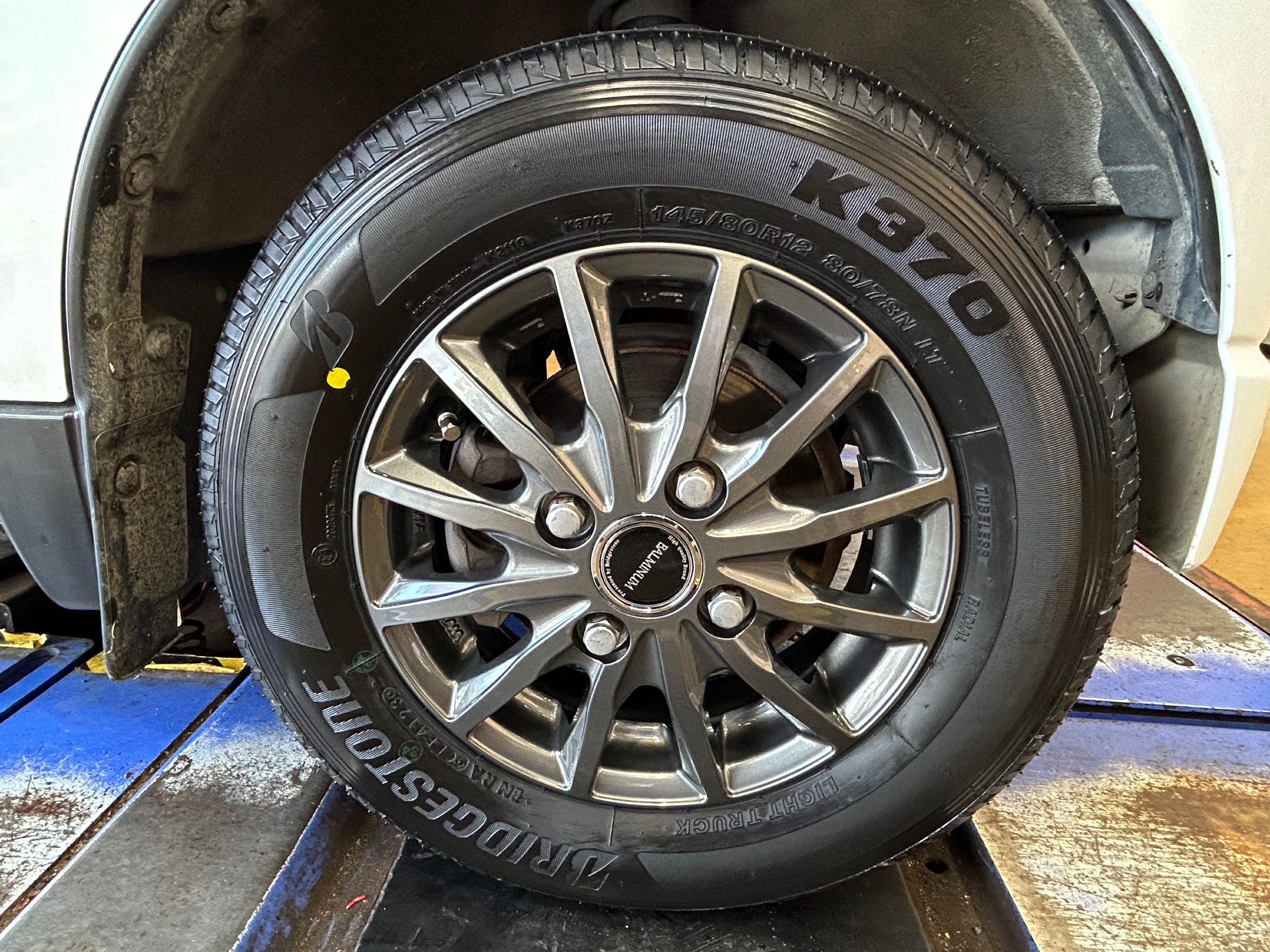 札幌のスズキ純正スチールホイール夏タイヤセット BS 145/80R12