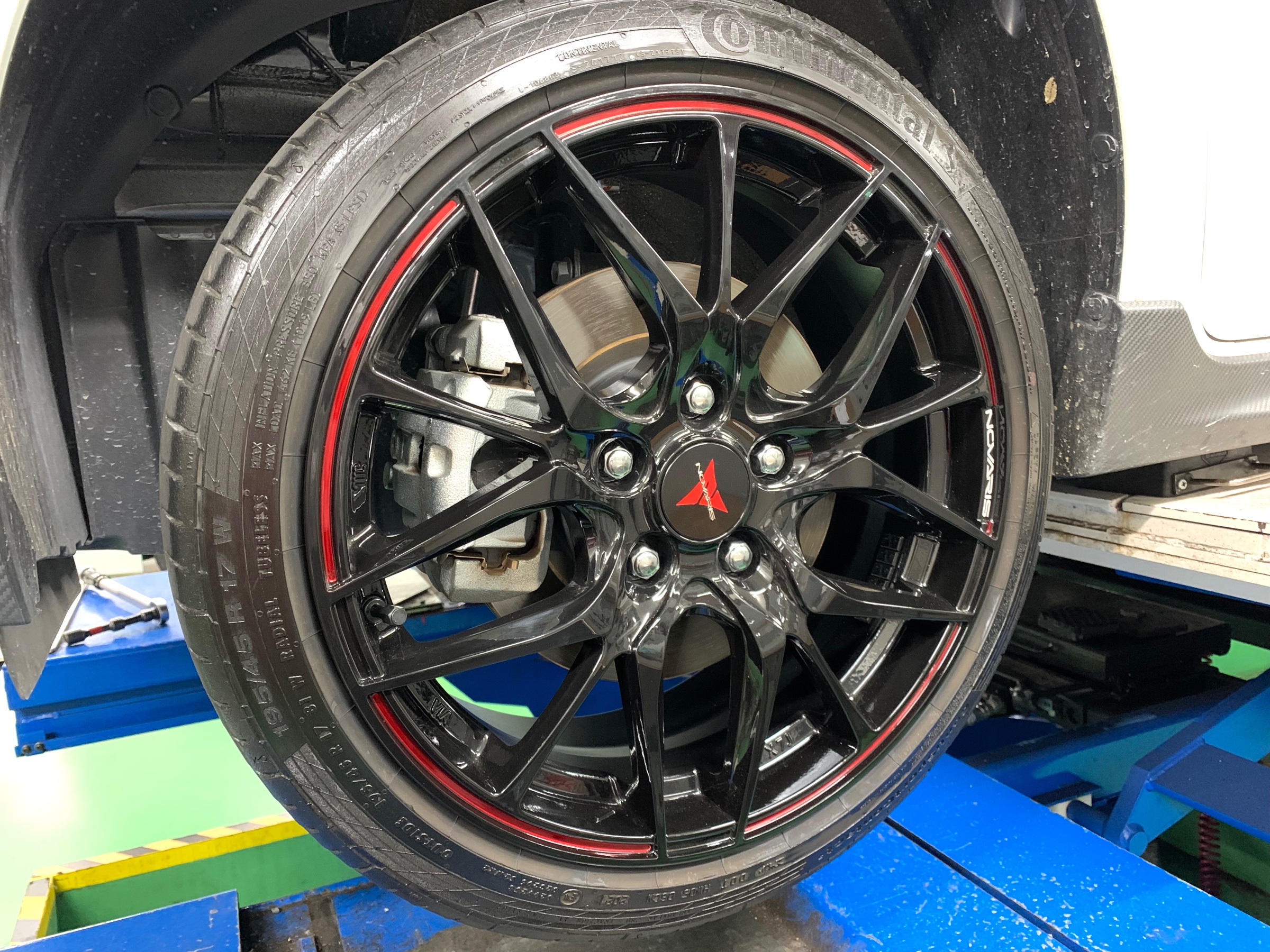 スズキ スイフトスポーツ 純正 新品スタッドレスタイヤ 195/45