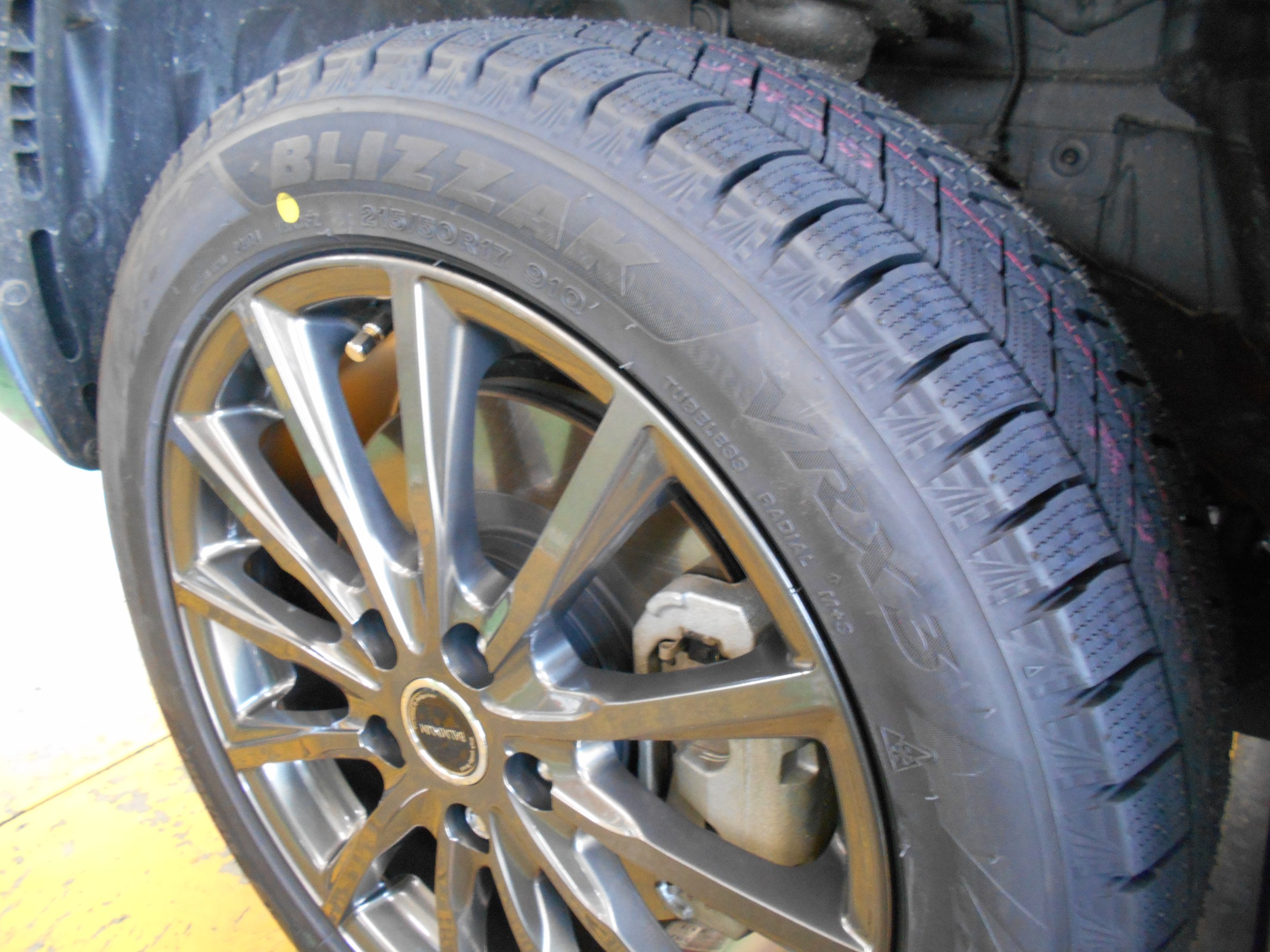 スタッドレス＆ホイールセットも、ぞくぞく装着！ | 店舗おススメ情報