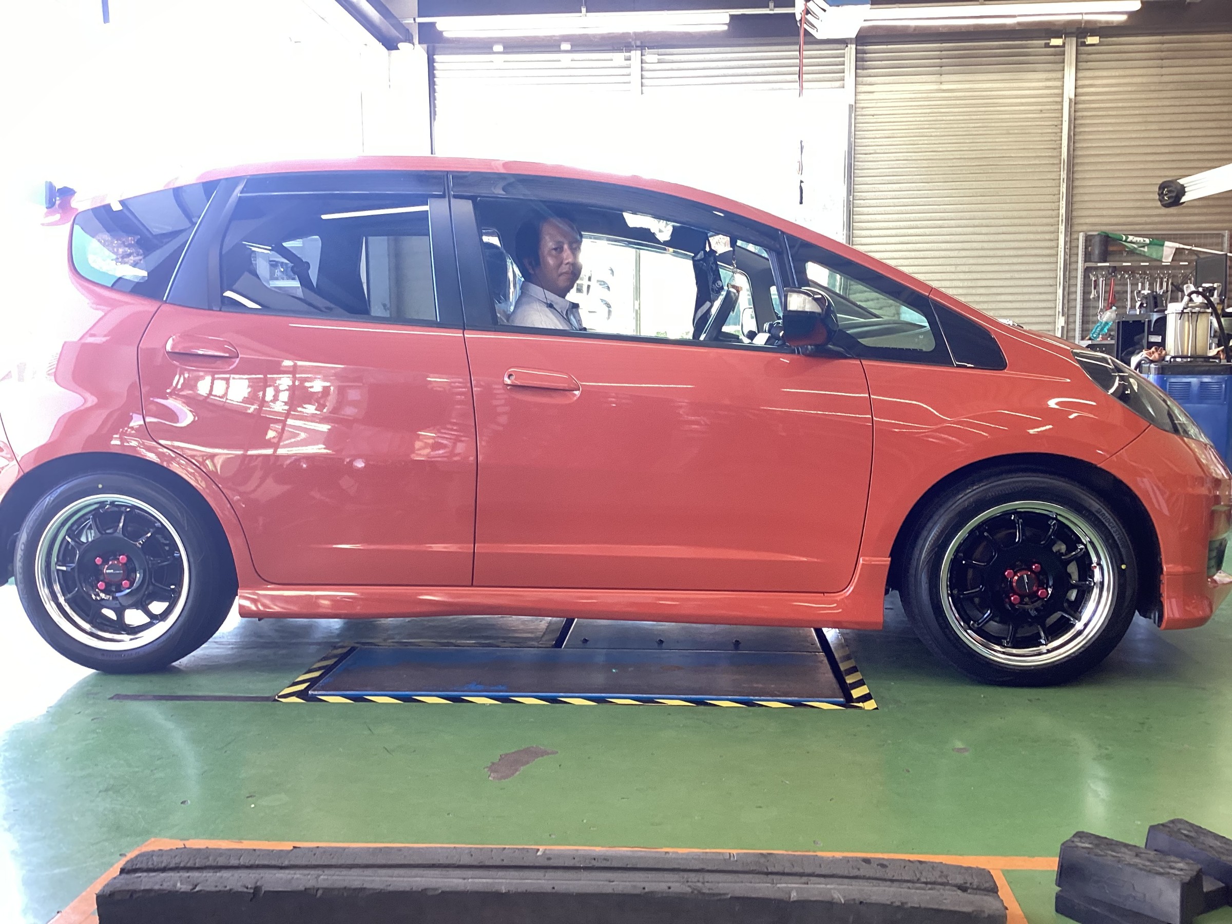 ホンダFIT RS(GE8)】タイヤ・ホイールセット取付♪ | 店舗お ホンダFIT RS(GE8)】タイヤ・ホイールセット取付♪ | 店舗お