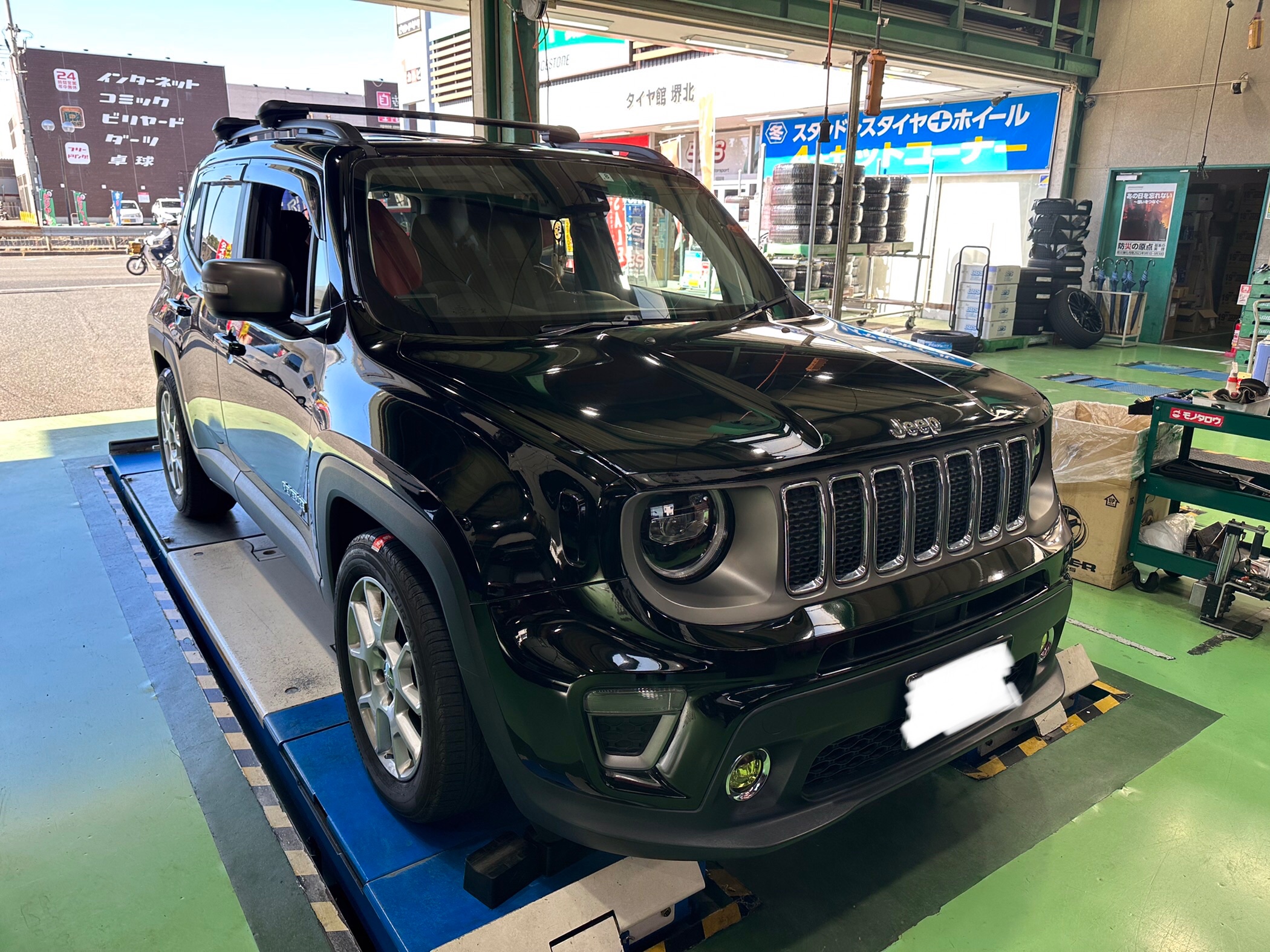 ジープ レネゲードに WORK EMOTION ZR10 HGLCカラー19インチ