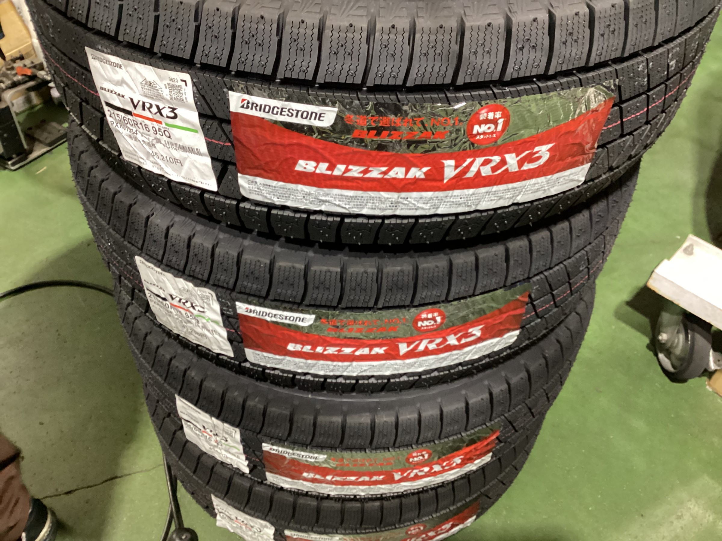 マツダ　CX-3　スタッドレスタイヤ　ブリザックVRX３へタイヤ交換　タイヤ館五日市