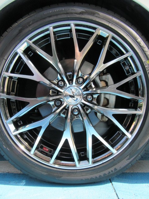 C26セレナ 人気の「WEDSレオニスMX」18インチ装着 | 店舗お