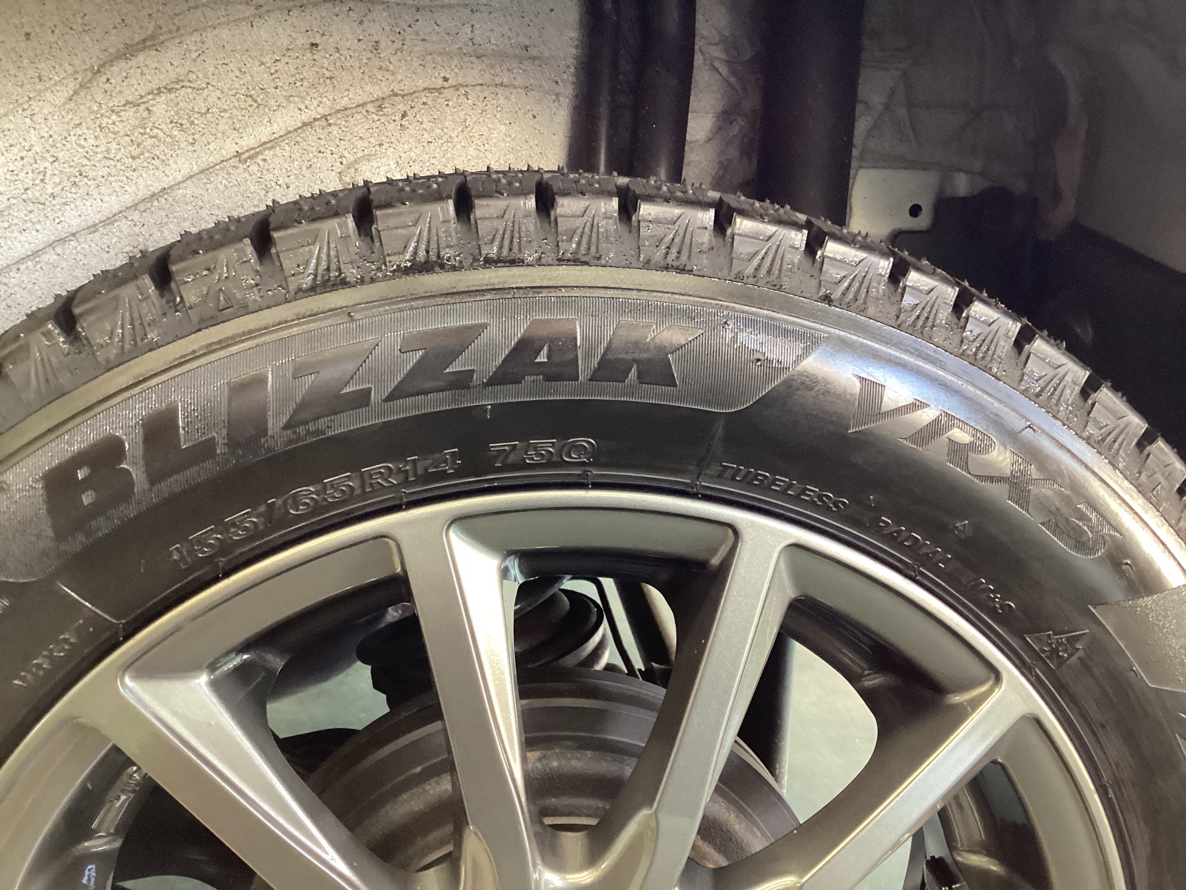 楽天市場】スタッドレスタイヤホイール4本セット 155/65R14 N-BOX タント 2023〜2024年製 ブリヂストン ブリザック VRX2  ホイールデザインおまかせ 14インチ 4.5J 4H100 : タイヤホイール激安王国