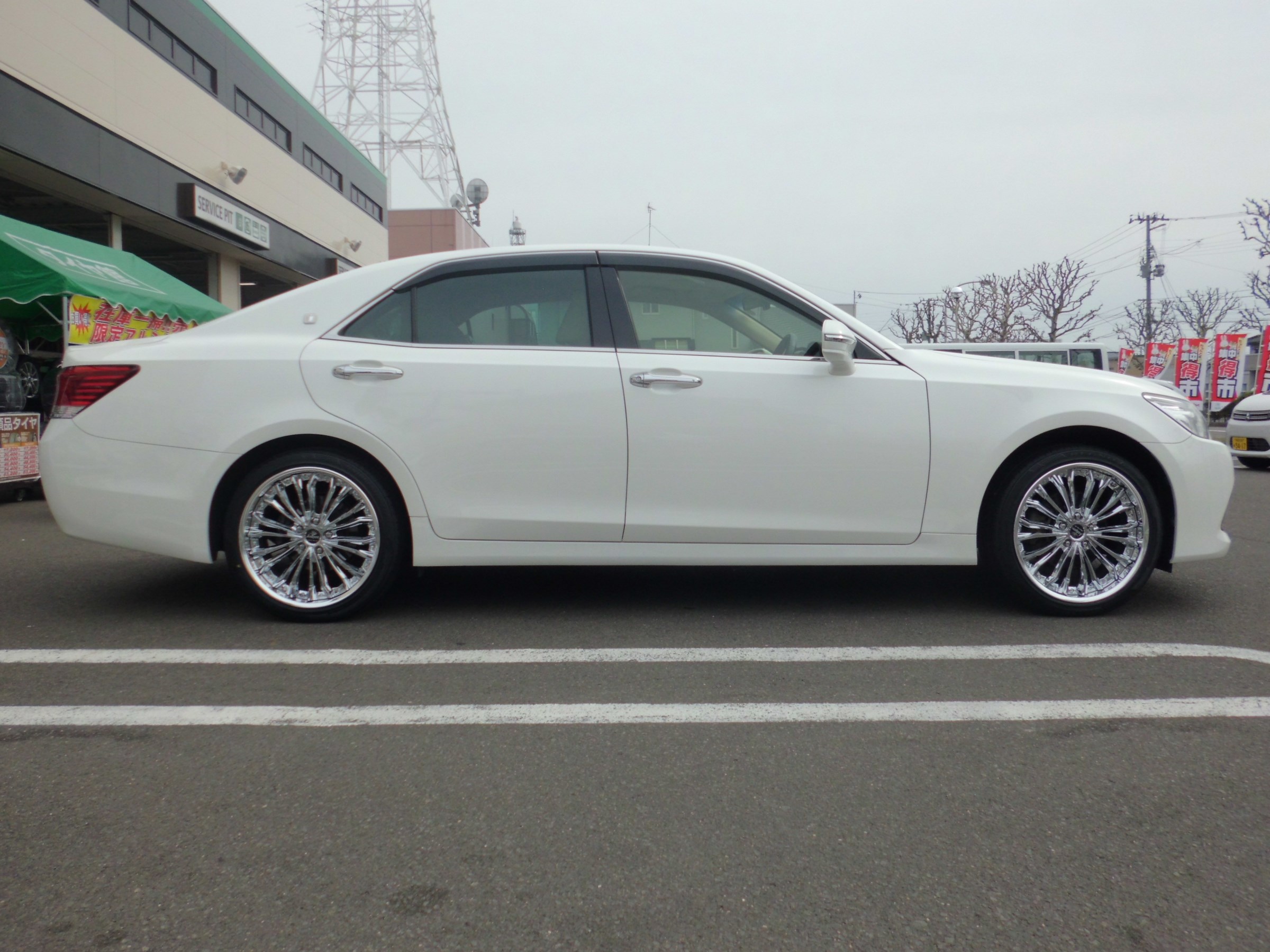 210クラウン x クレンツェ フェルゼン | 店舗おススメ情報 | タイヤ館