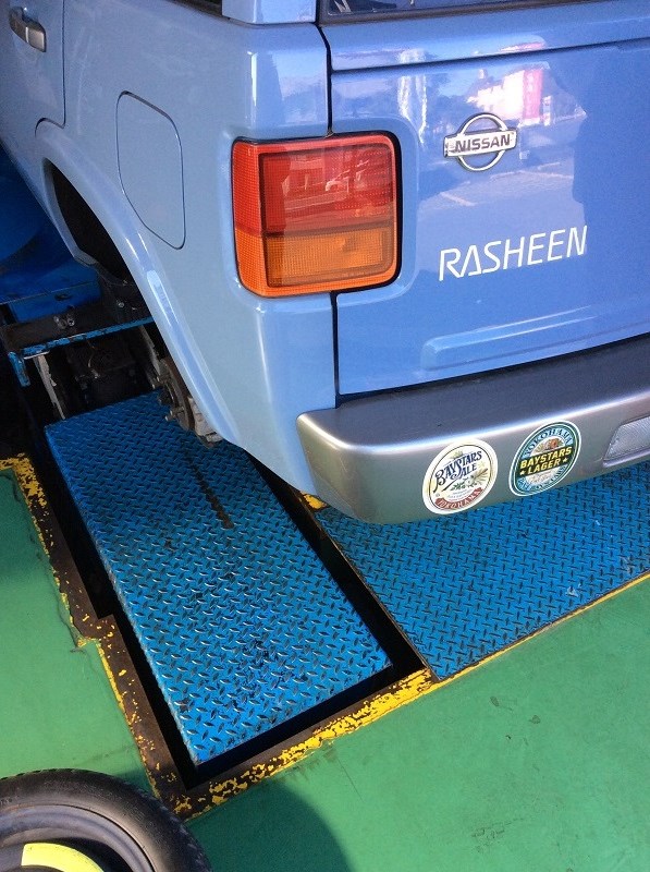 日産　ラシーン