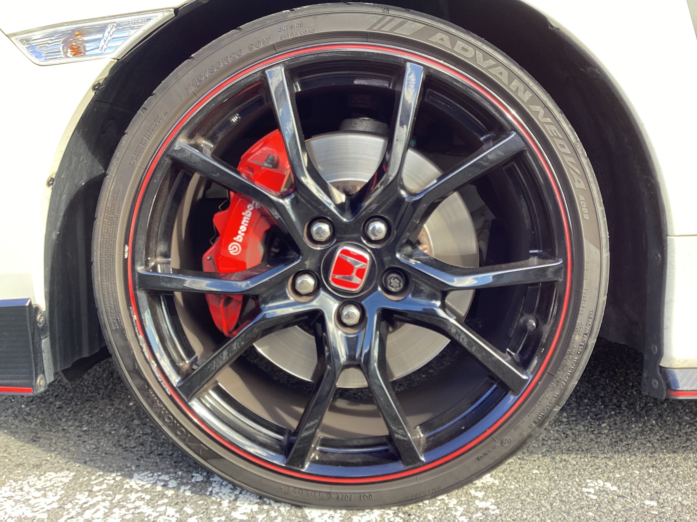 ☆シビックタイプR(FK8)タイヤ・ホイール交換・アライメント作業