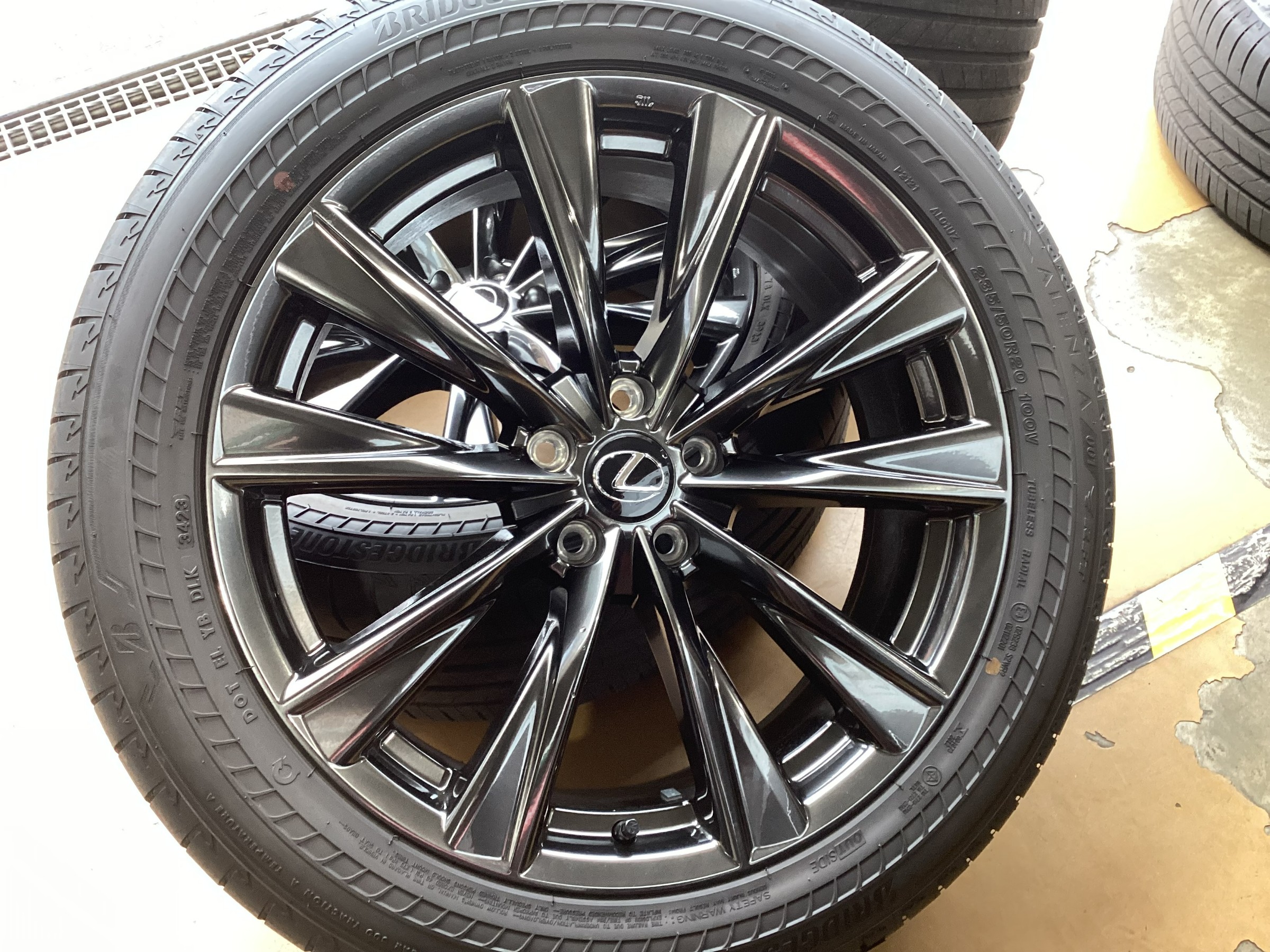 レクサス NX350h BLIZZAK DM-V3 タイヤホイールセット!! | 店舗おススメ情報 | タイヤ館 大府 レクサス NX350h BLIZZAK DM-V3 タイヤホイールセット!! | 店舗おススメ情報 | タイヤ館 大府