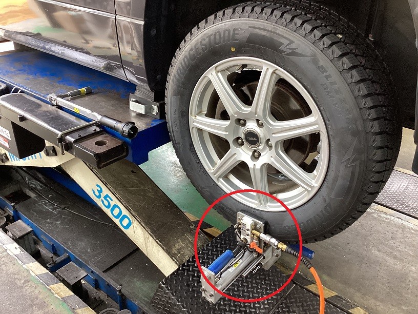 スズキ　エスクード　225/65R17　DMV3＆ハブ防錆施工