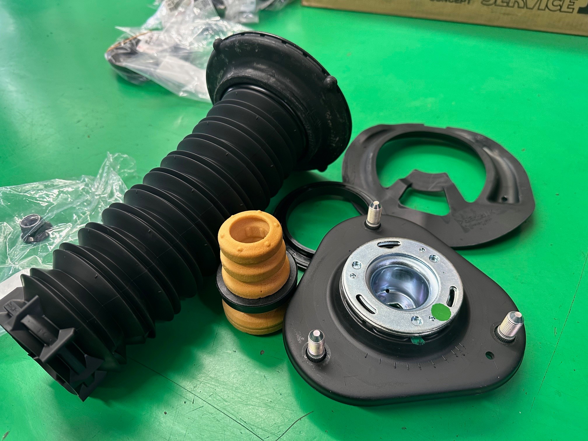 30アルファード RSR Ti2000 ダウンサス 取付 | 店舗お