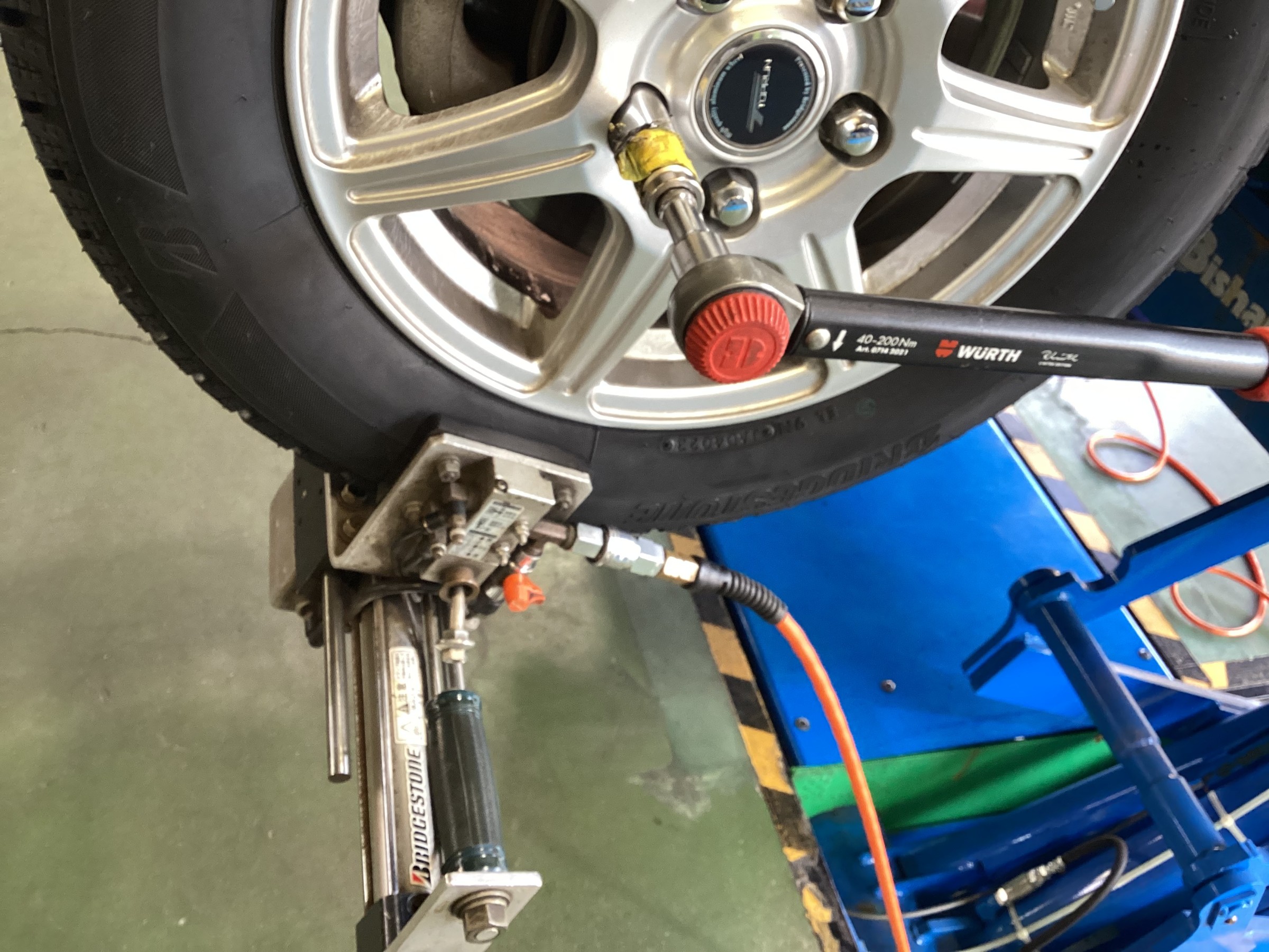 タイヤど真ん中取付　センタフィット取り付け　タイヤ館五日市