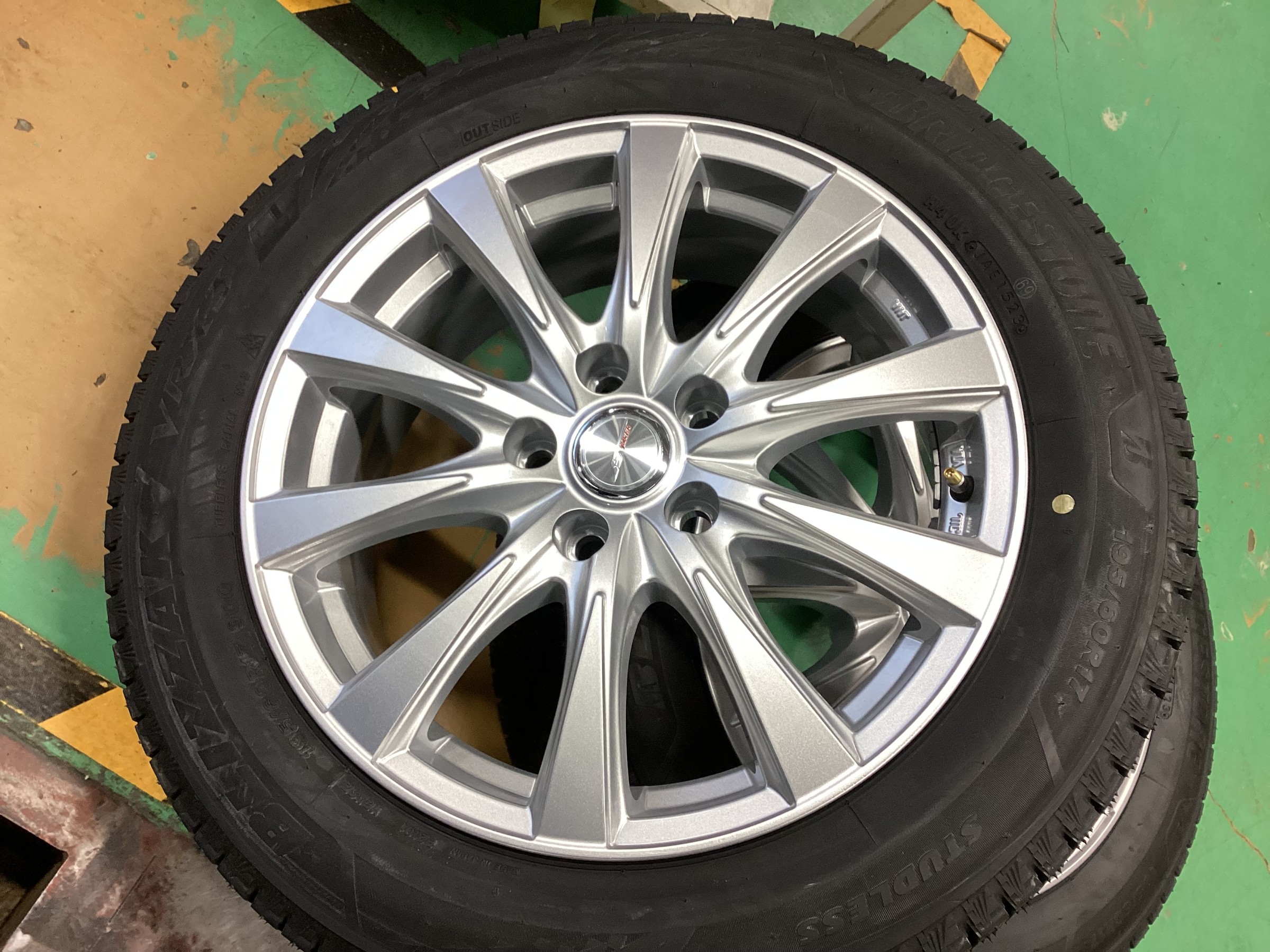 トヨタ 新型60系プリウス 】 スタッドレスタイヤホイール トヨタ 新型60系プリウス 】 スタッドレスタイヤホイール
