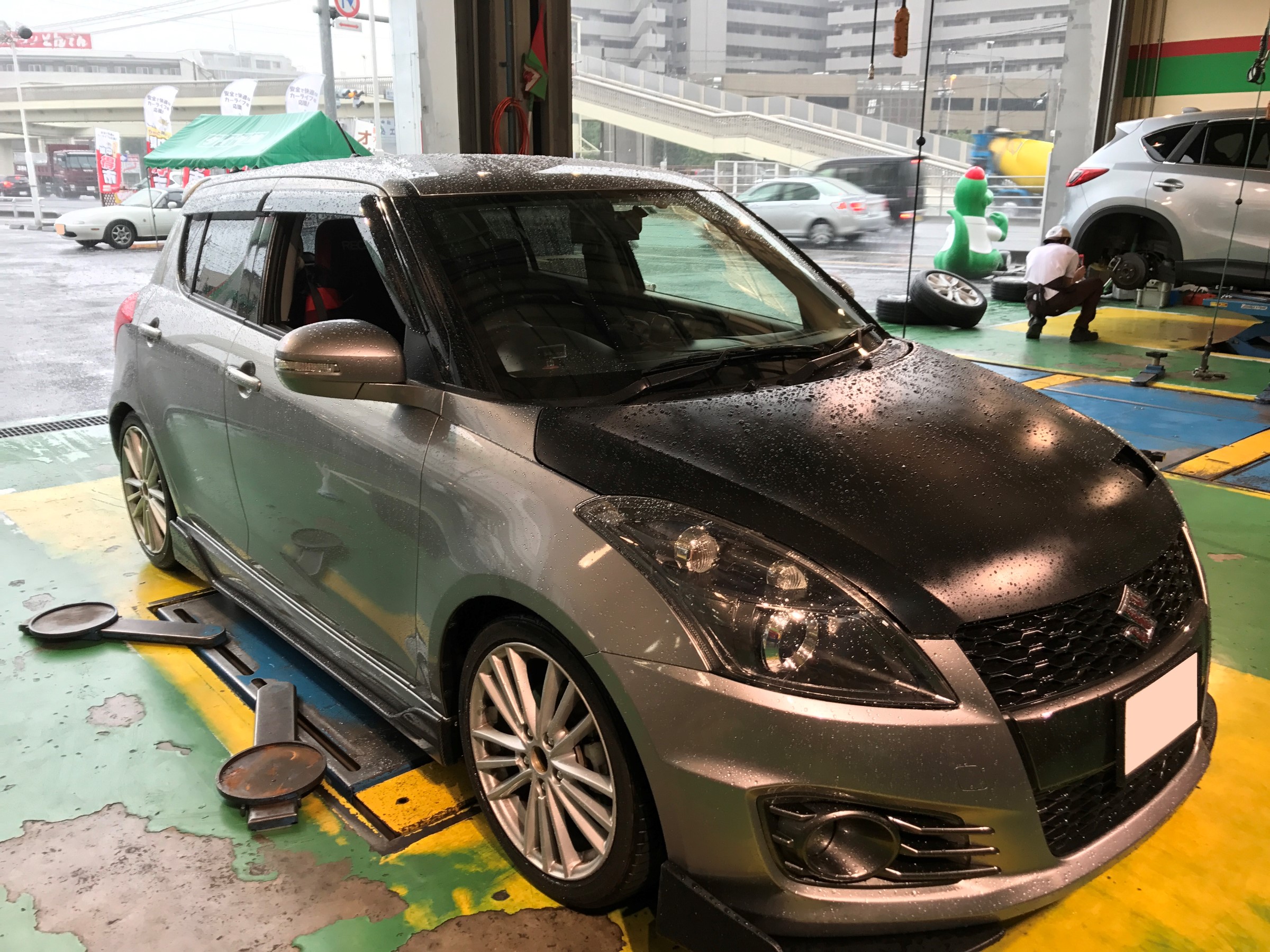 スイフトスポーツ ｚｃ３２ｓ に インチダウン タイヤホイールセットお取付 スズキ スイフト スポーツ ホイール タイヤ ホイール関連 タイヤ ホイール交換 サービス事例 タイヤ館 １２２鳩ヶ谷 タイヤからはじまる トータルカーメンテナンス タイヤ館グループ