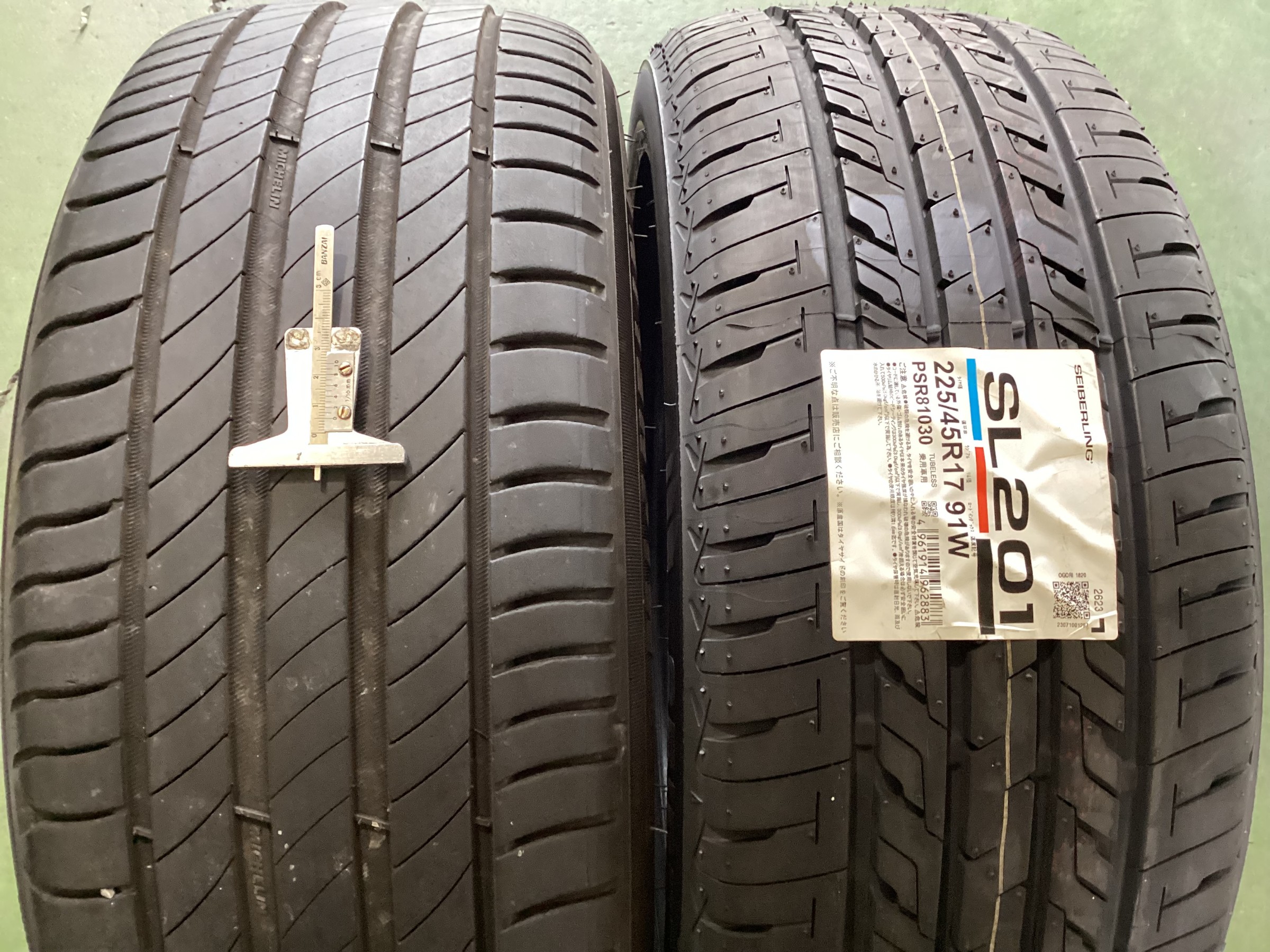 タイヤのひび割れにはご注意！VW ゴルフ セイバーリング SL201へタイヤ