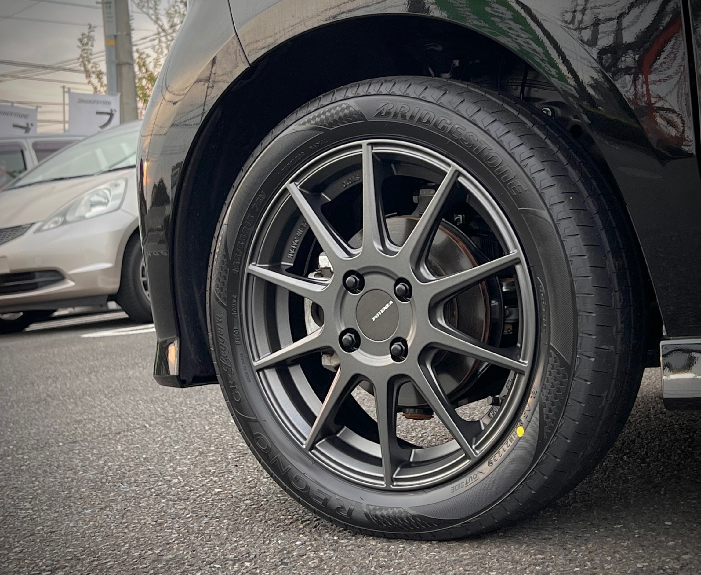 N-BOX カスタム POTENZA SW010・REGNO GR-Leggera 装着。 | 店舗