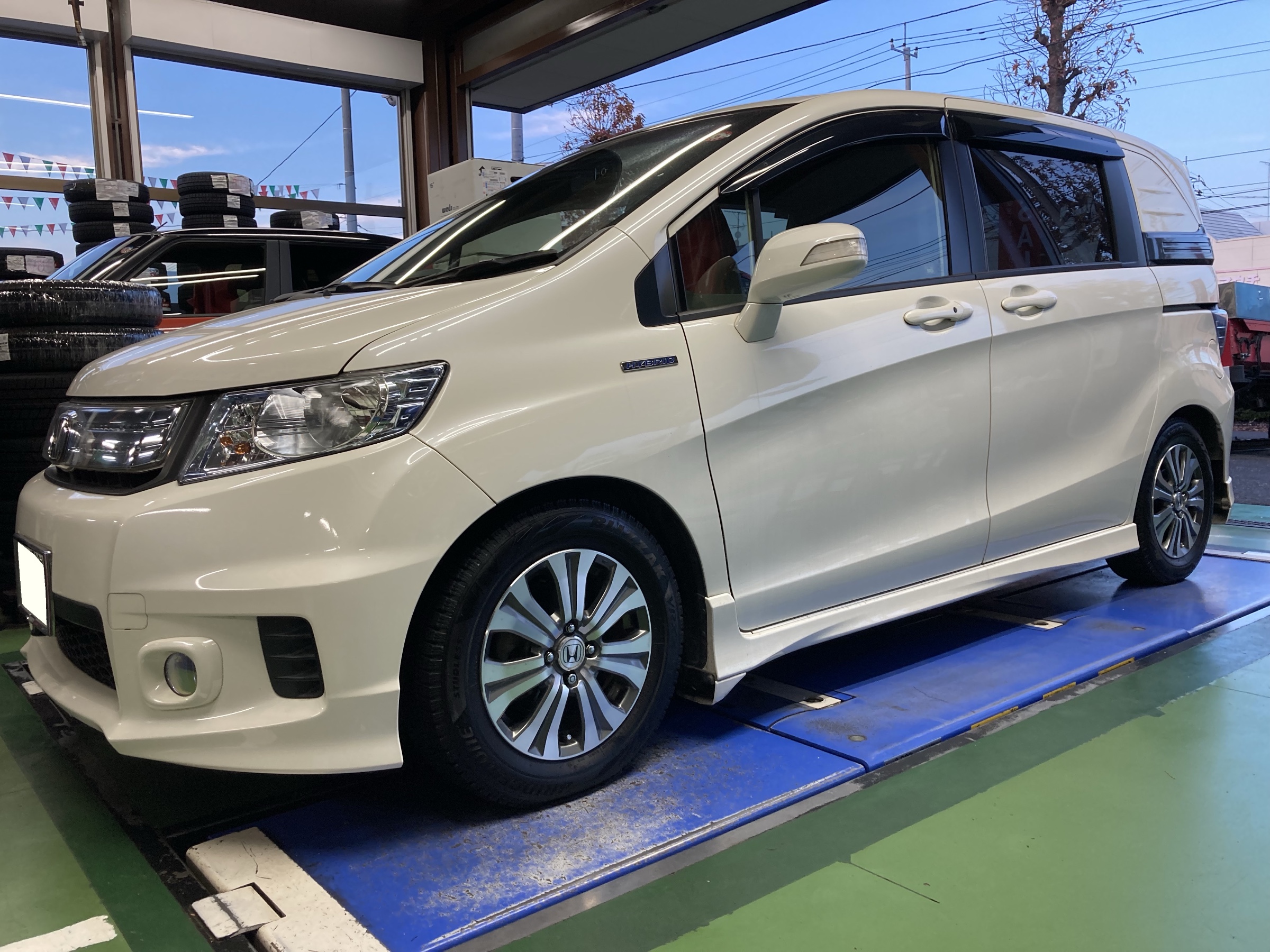 【フリード】KYB LowferSports PLUS ローダウン KYB カヤバ ショックアブソーバー ローファースポーツプラス 1台
