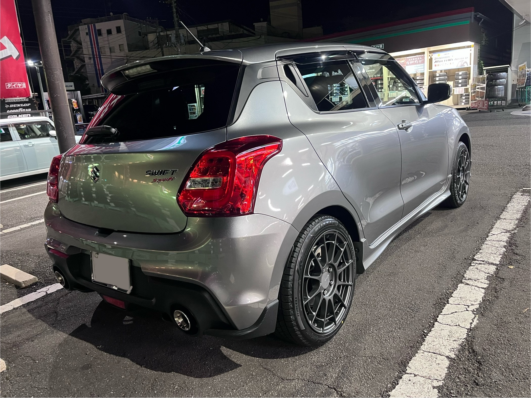 スイフトスポーツにスタッドレスタイヤとホイールの取付 | 店舗