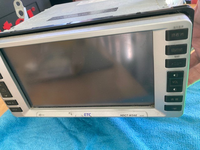 トヨタ・プラッツ パナソニック CN-E330D ナビゲーション取付