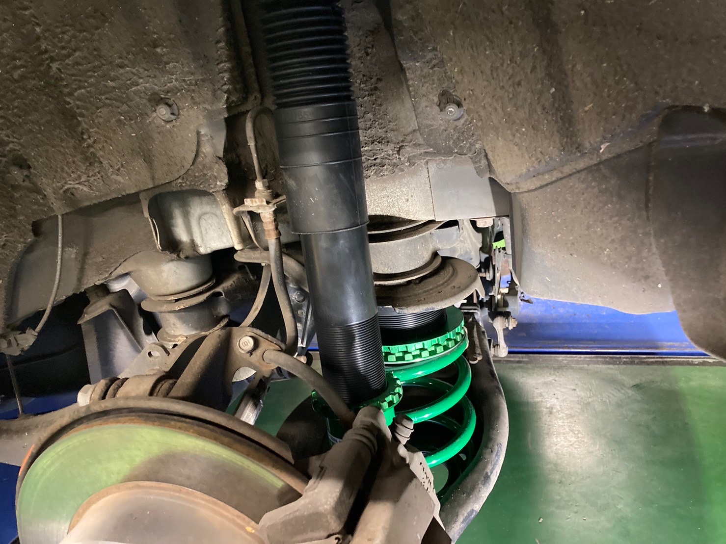 トヨタ・SAI・AZK10】 車高調取り付け | 店舗おススメ情報 トヨタ・SAI・AZK10】 車高調取り付け | 店舗おススメ情報