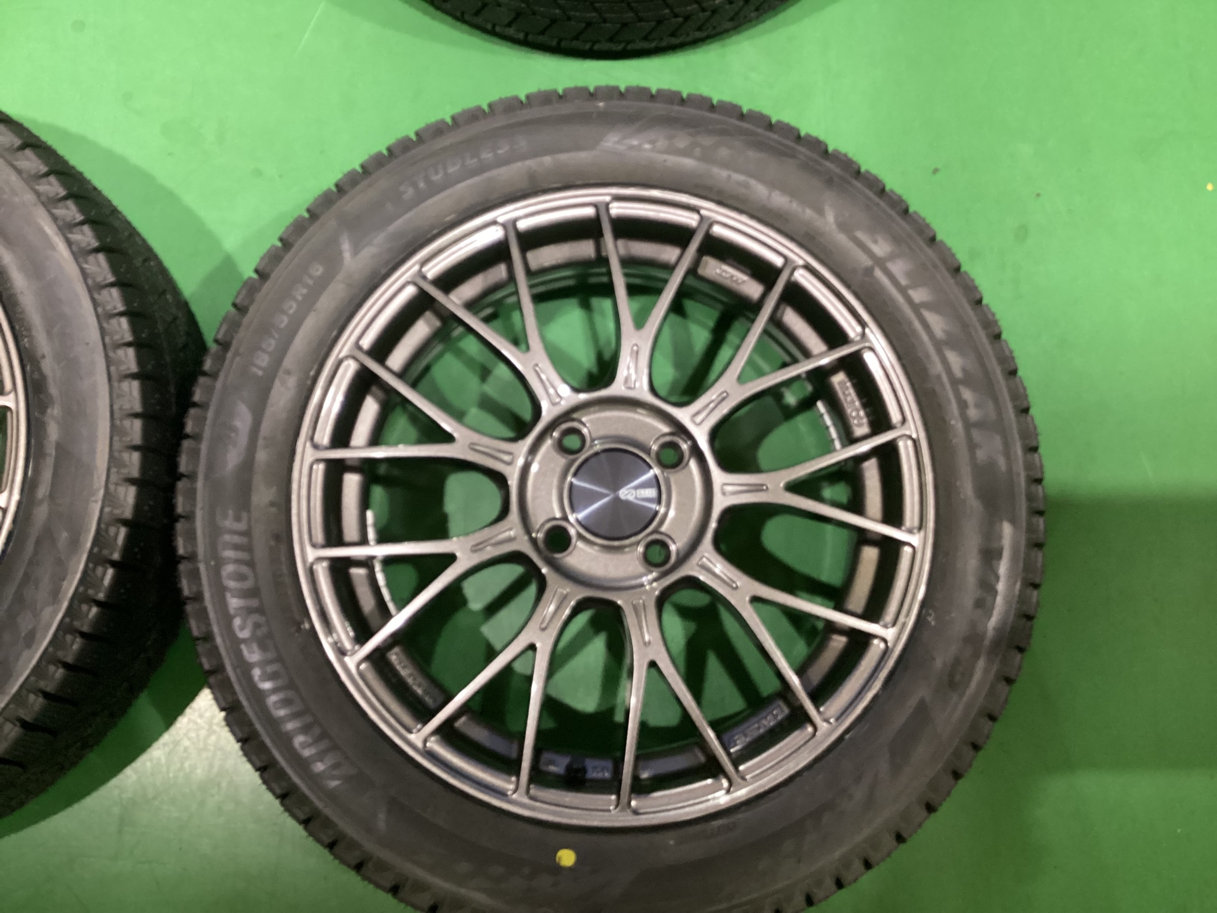 ホンダ フィット カッコいいホイールでスタッドレスセット取付